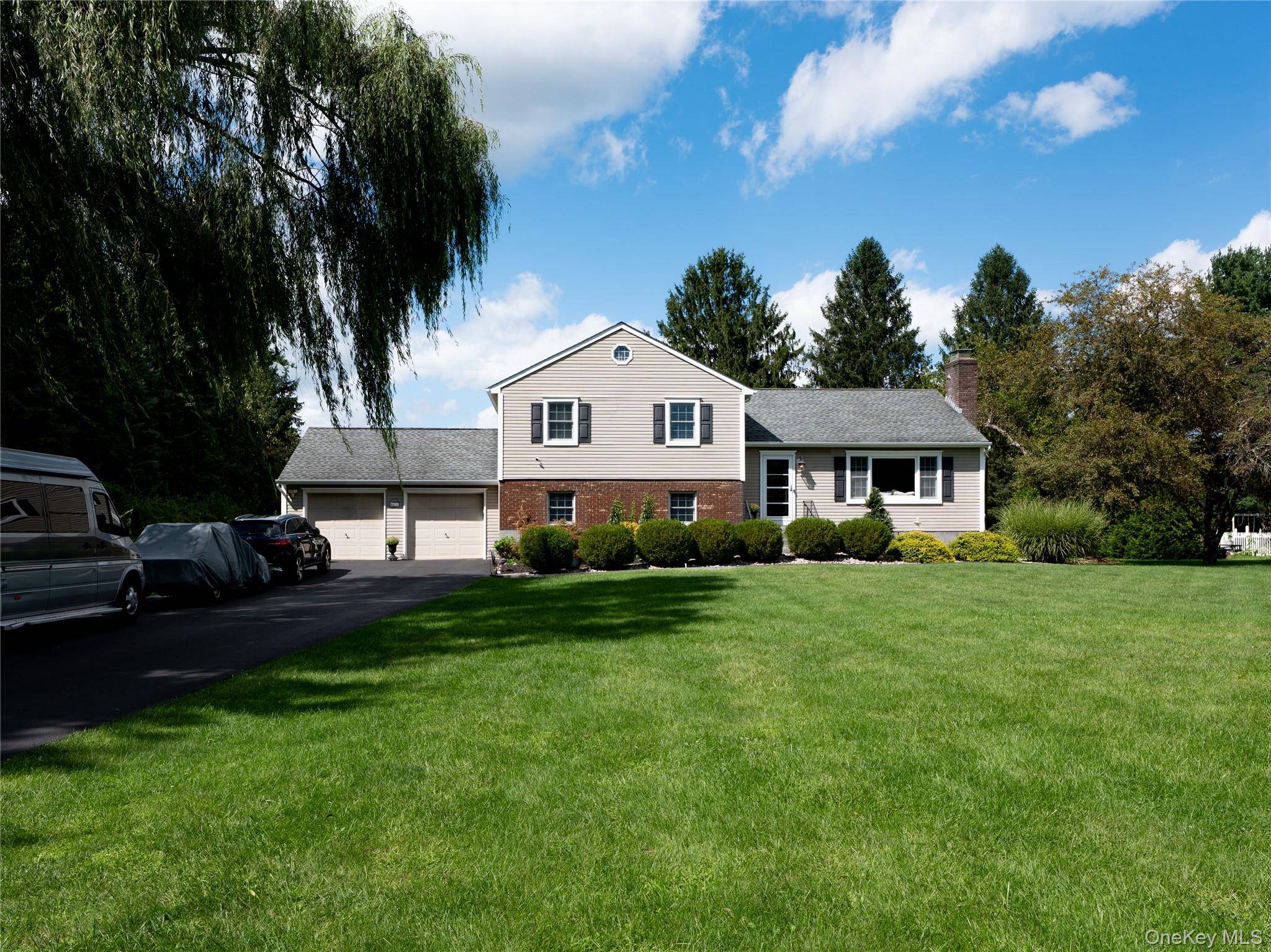 15 Deer View LN, Poughquag, NY 12570