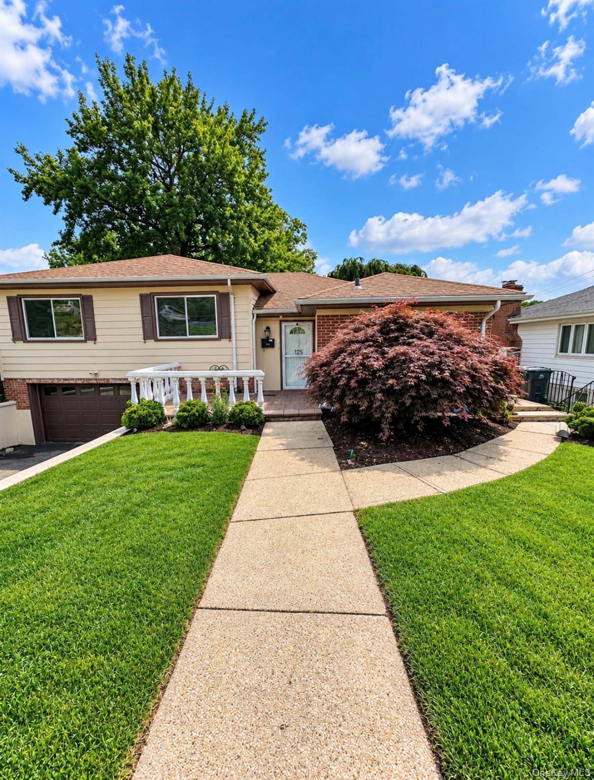 138 Edgecliff TER, Yonkers, NY 10705