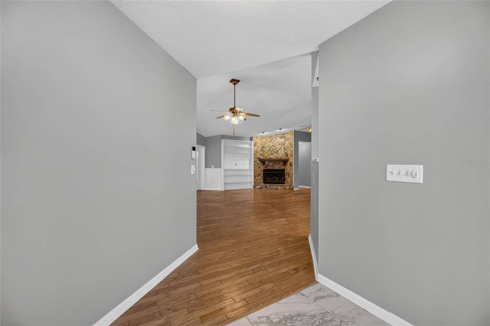 2203 GREENHILLS DR, Valrico, FL 33596