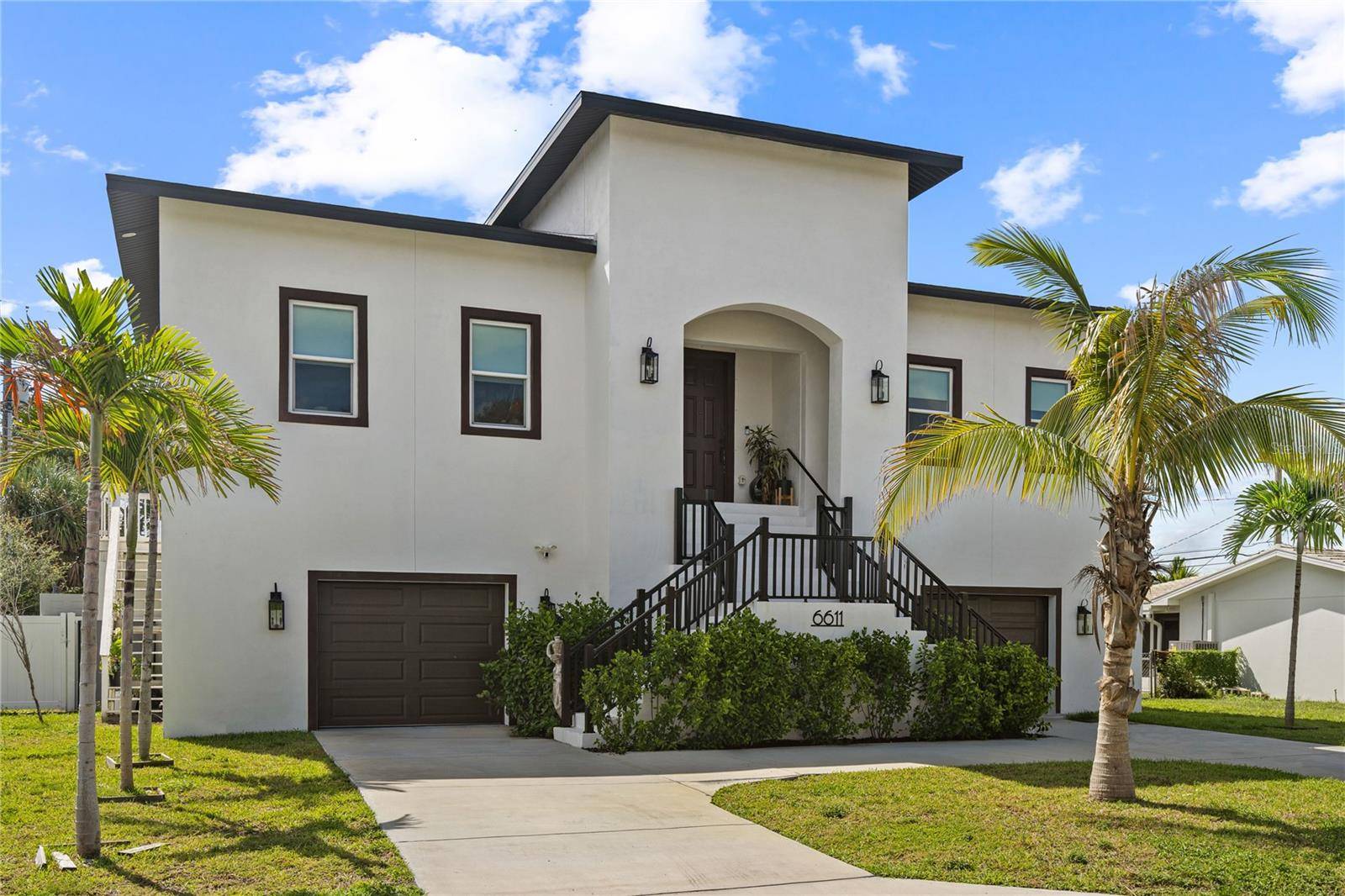 6611 BLUE HERON DR S, St Petersburg, FL 33707