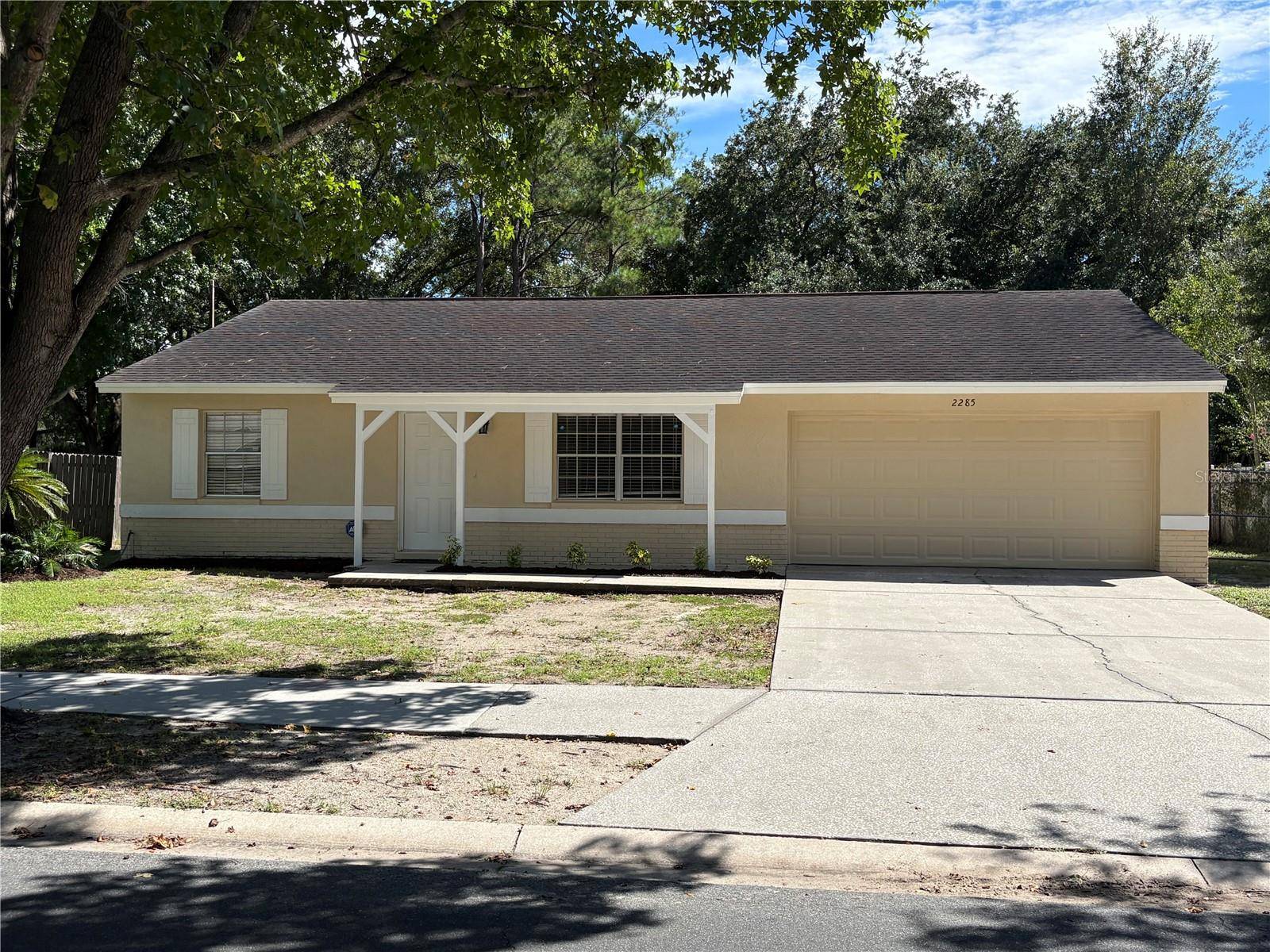 2285 CRYSTAL GROVE LN, Lakeland, FL 33801