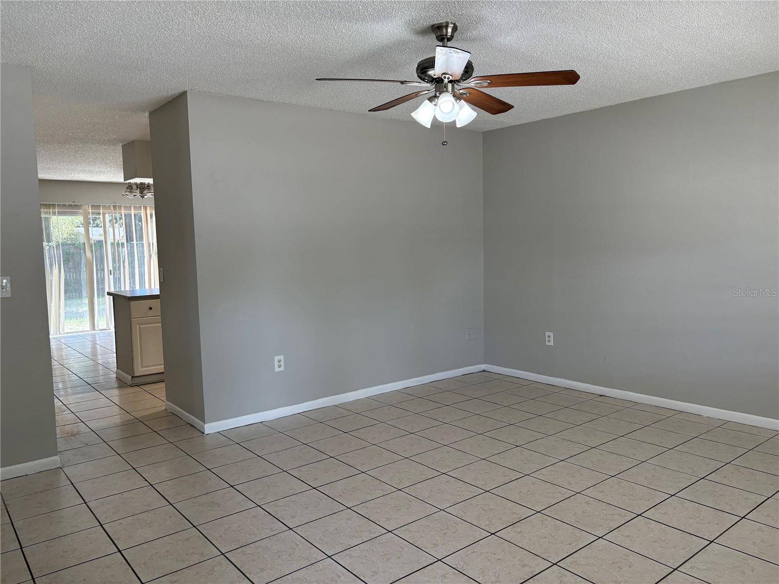 2285 CRYSTAL GROVE LN, Lakeland, FL 33801