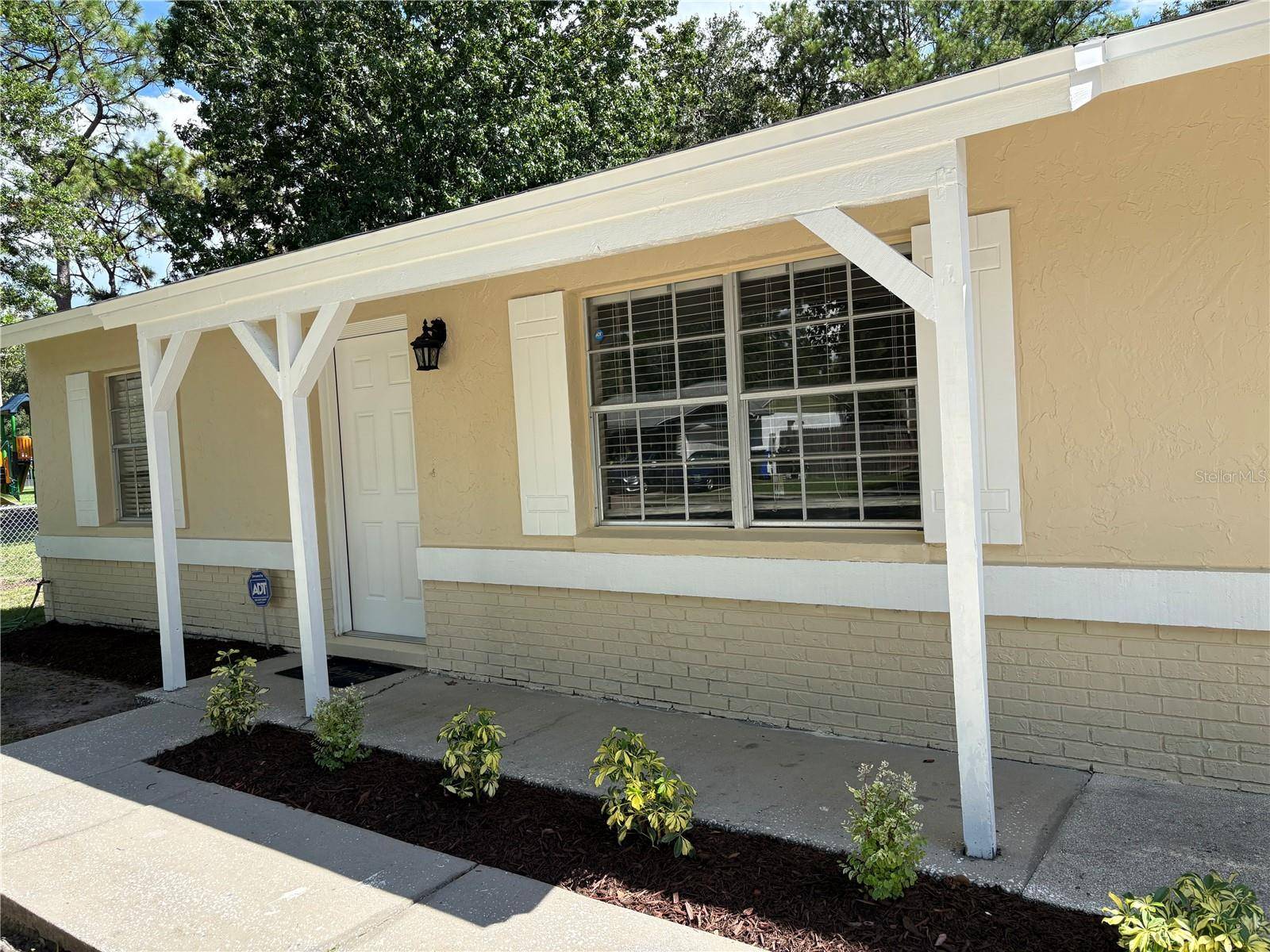 2285 CRYSTAL GROVE LN, Lakeland, FL 33801