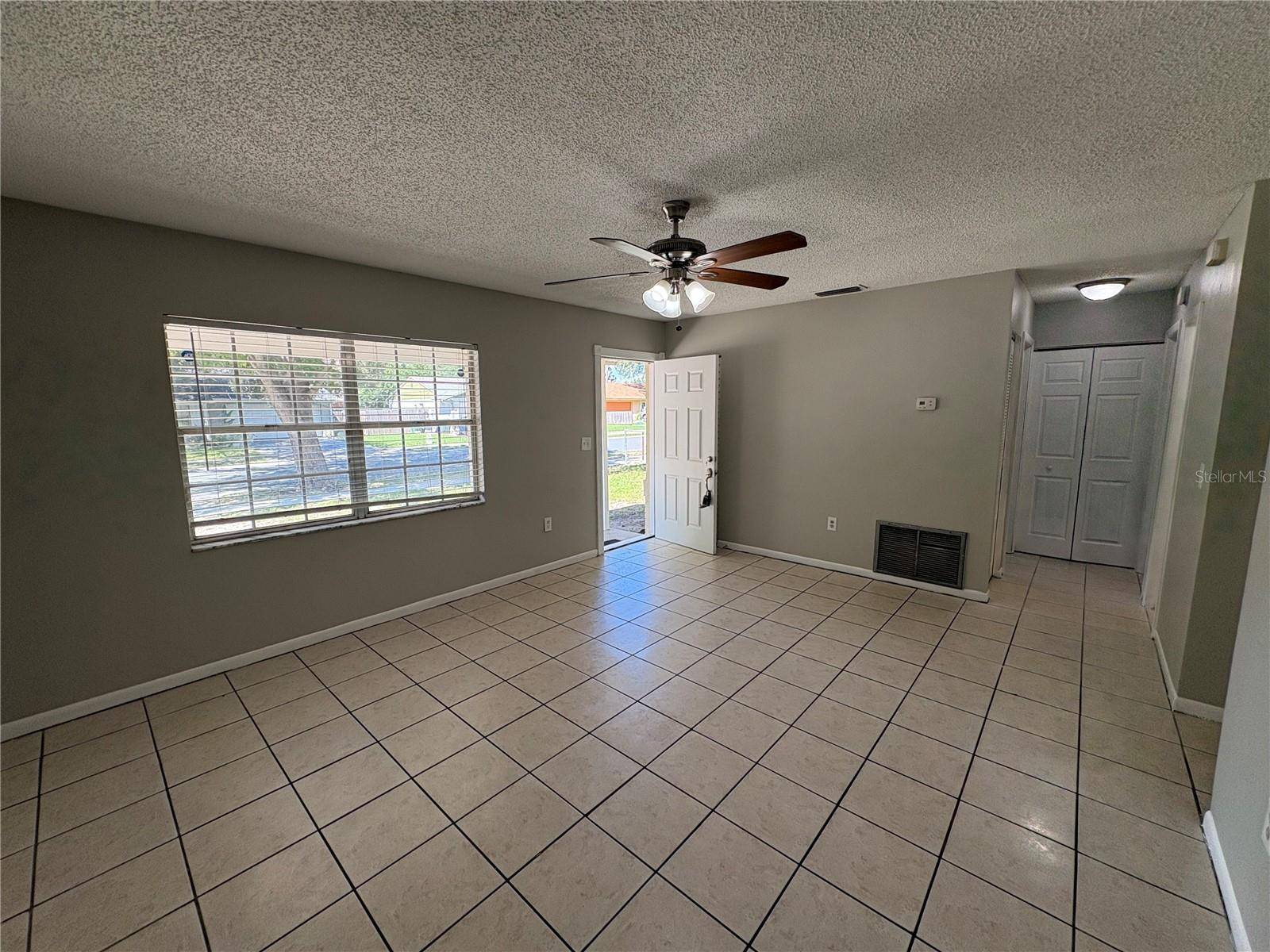 2285 CRYSTAL GROVE LN, Lakeland, FL 33801