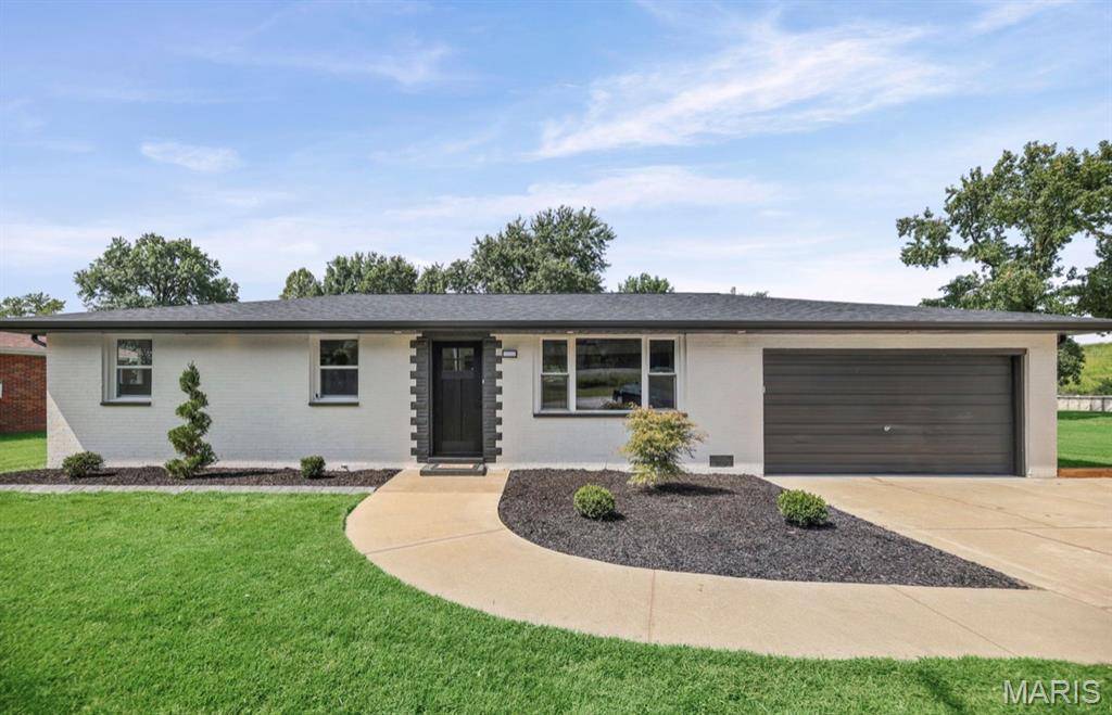1374 Saint Thomas RD, Granite City, IL 62040