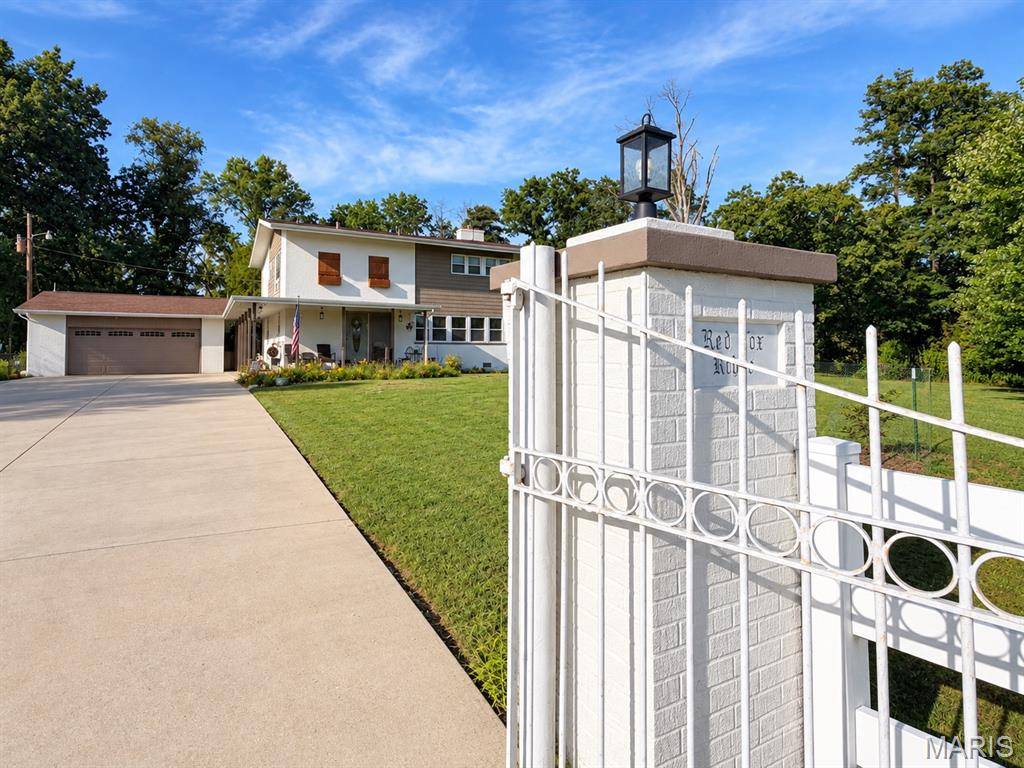 8309 Lebanon RD, Troy, IL 62294