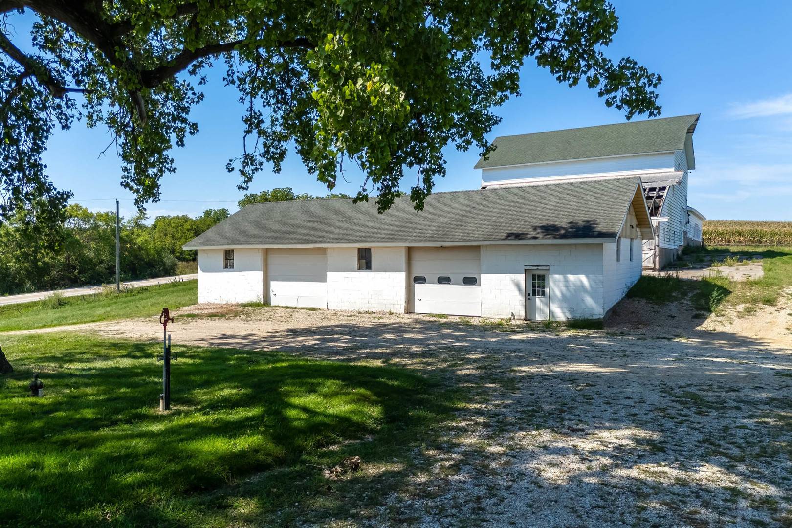 27990 235th ST, Leclaire, IA 52753