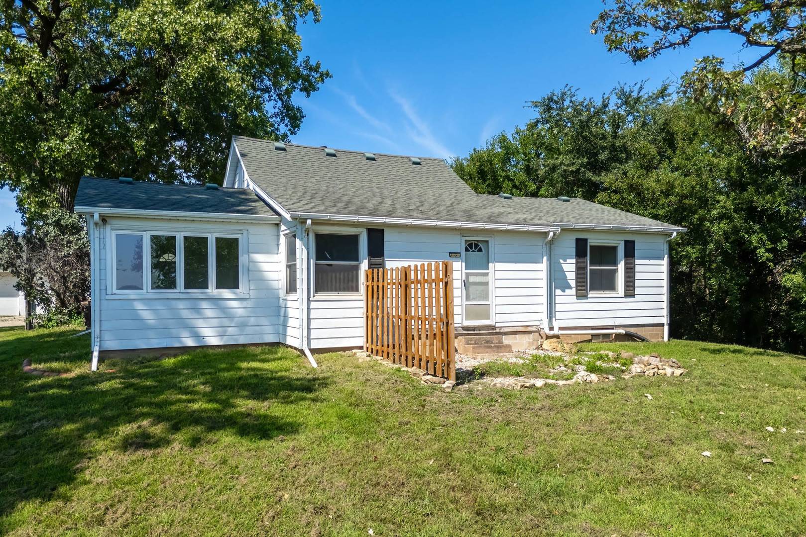 27990 235th ST, Leclaire, IA 52753