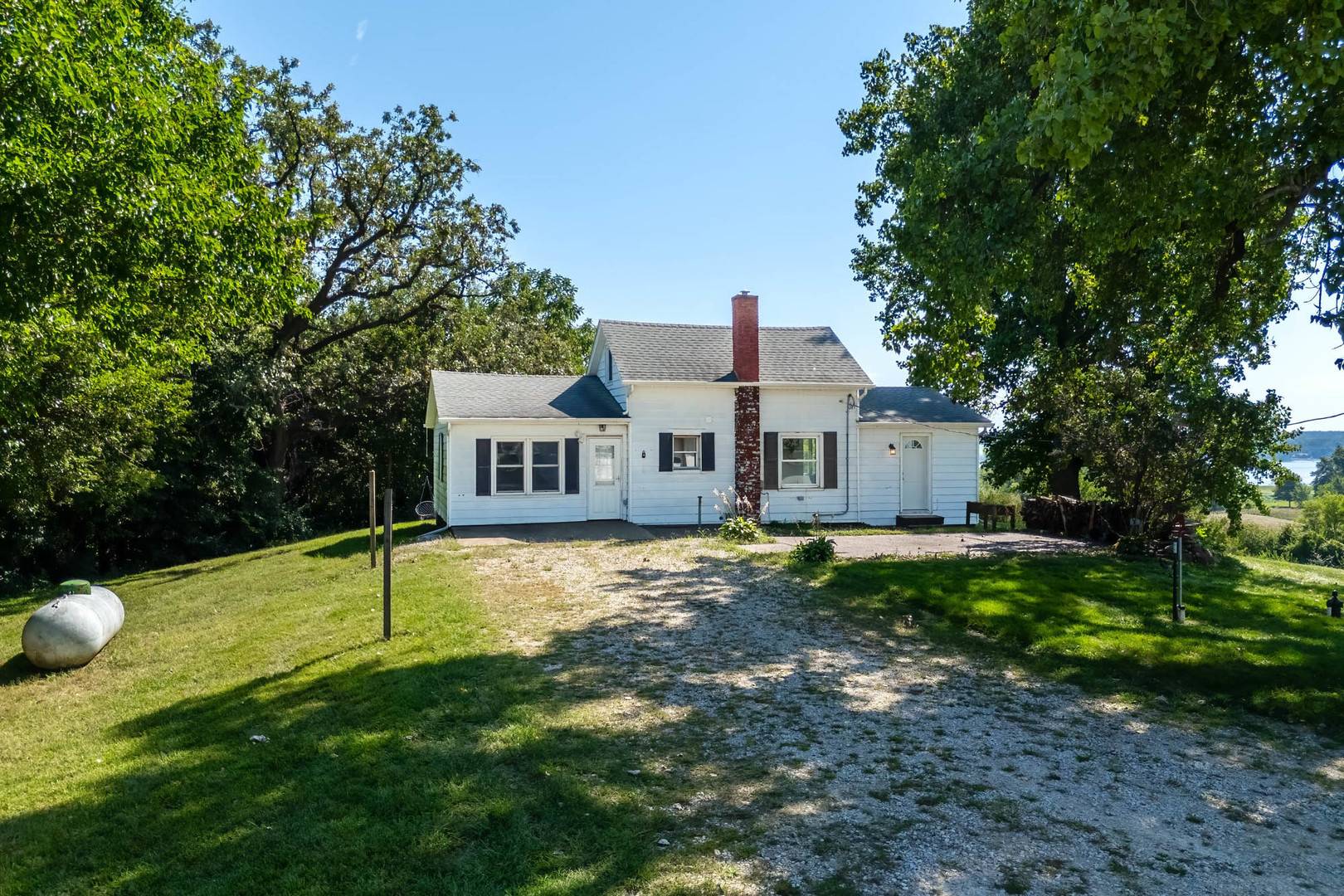 27990 235th ST, Leclaire, IA 52753