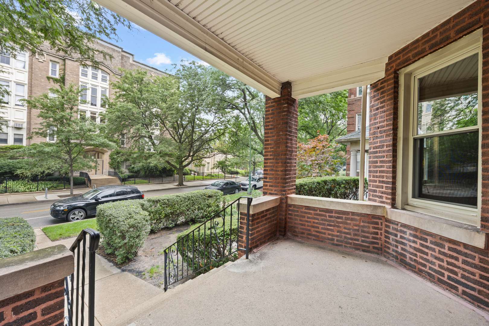 1515 W Granville AVE, Chicago, IL 60660