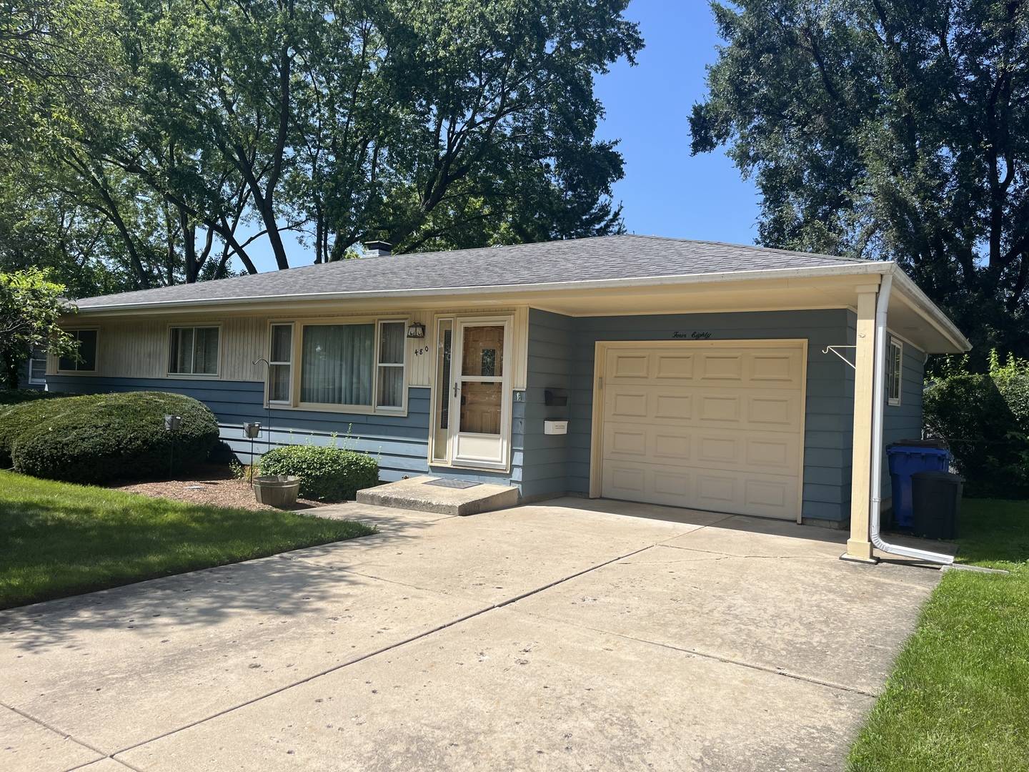 480 Martin DR, South Elgin, IL 60177
