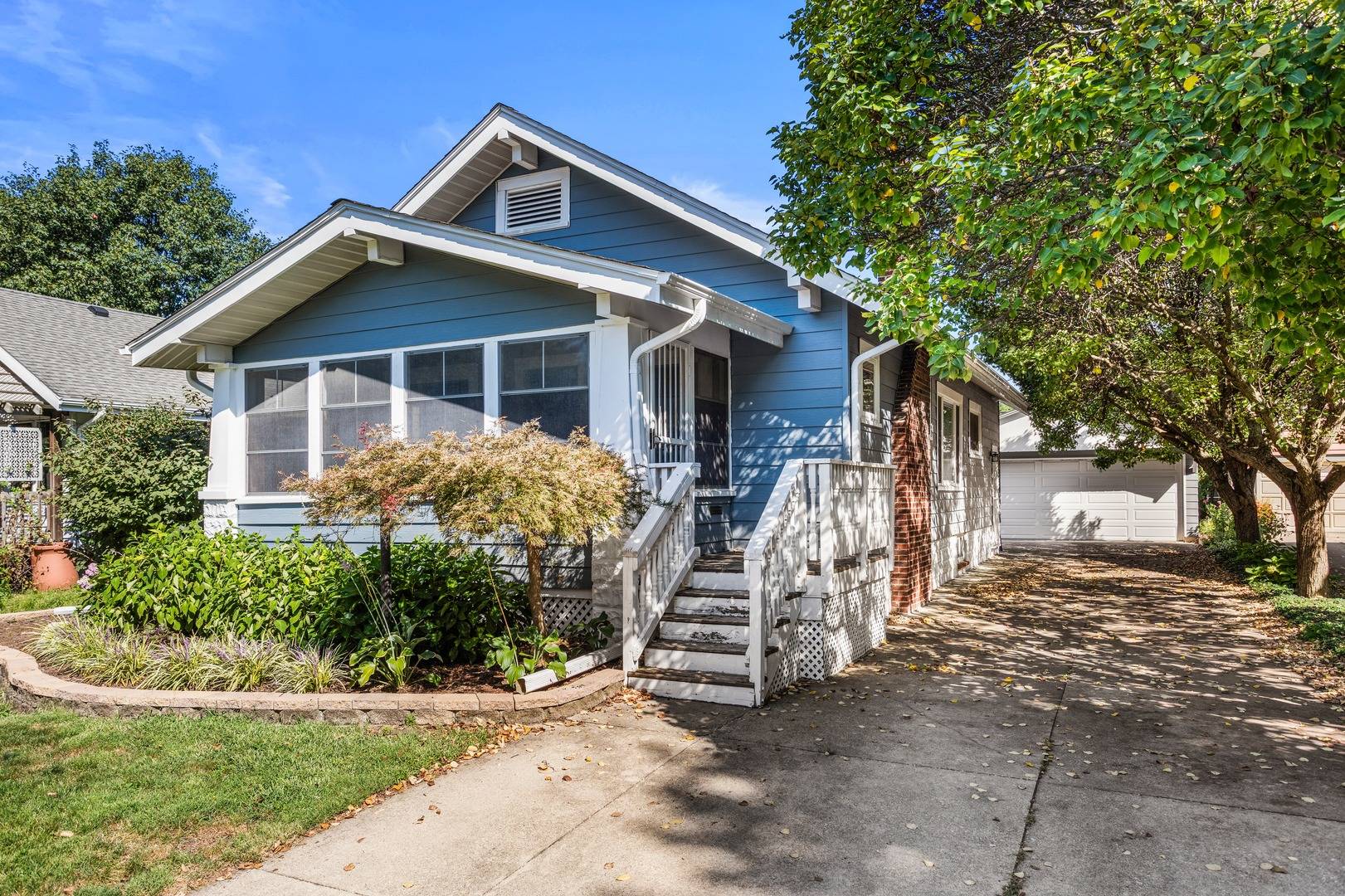 922 W Daniel ST, Champaign, IL 61821