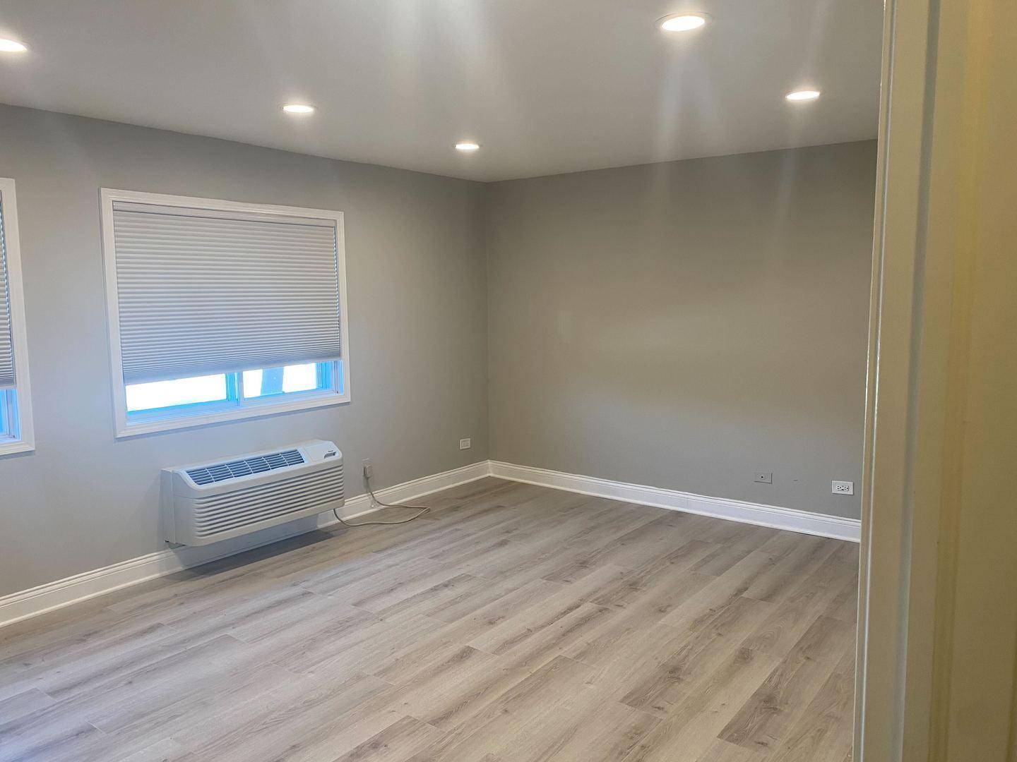 980 N Lakeside DR #1B, Vernon Hills, IL 60061