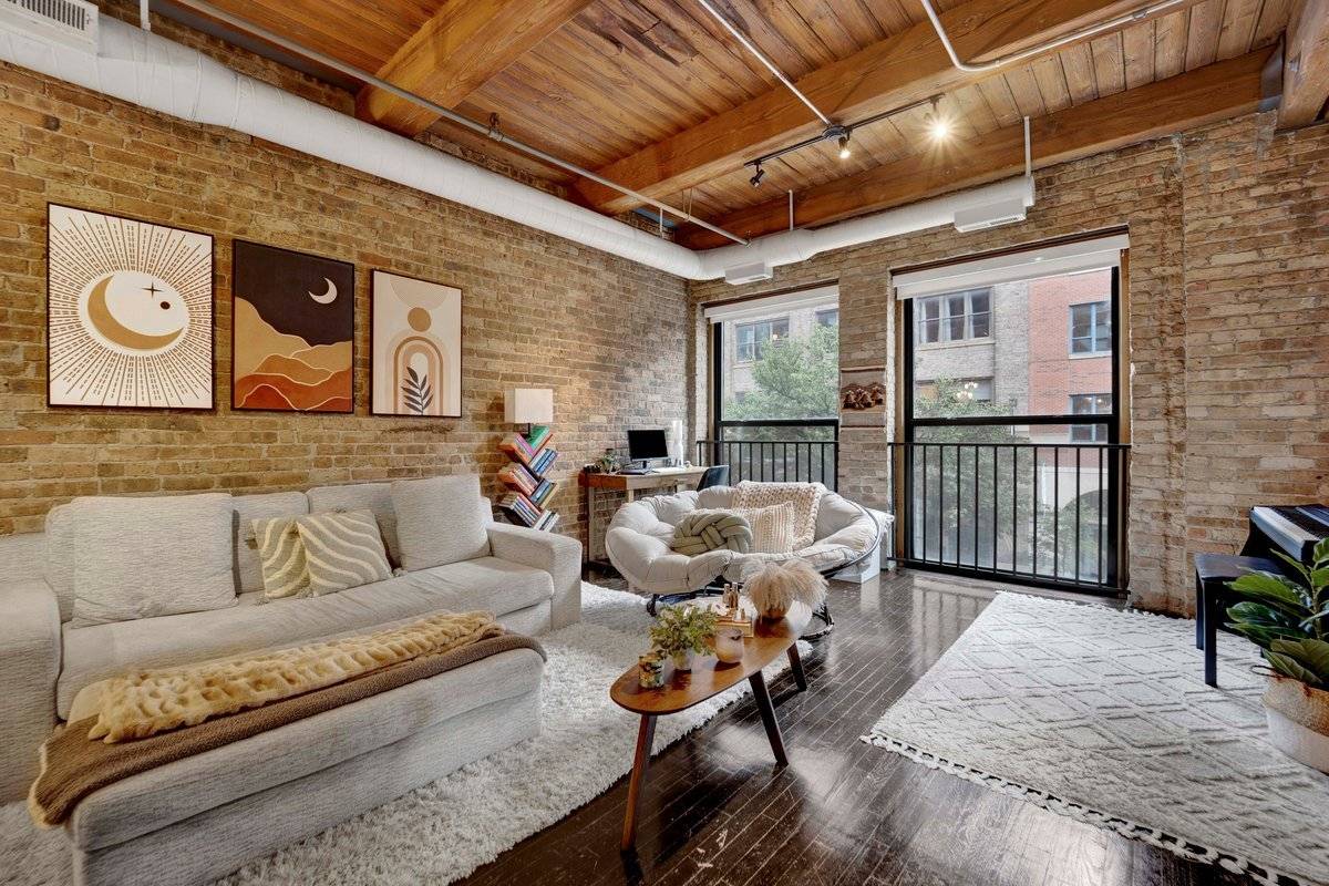 225 W Huron ST #211, Chicago, IL 60654