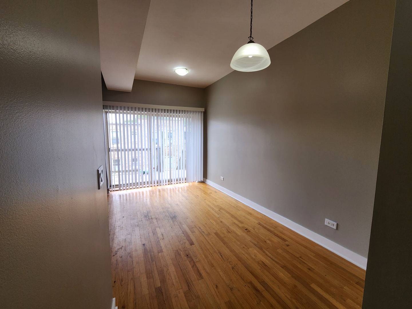 2320 E 70th PL #3, Chicago, IL 60649