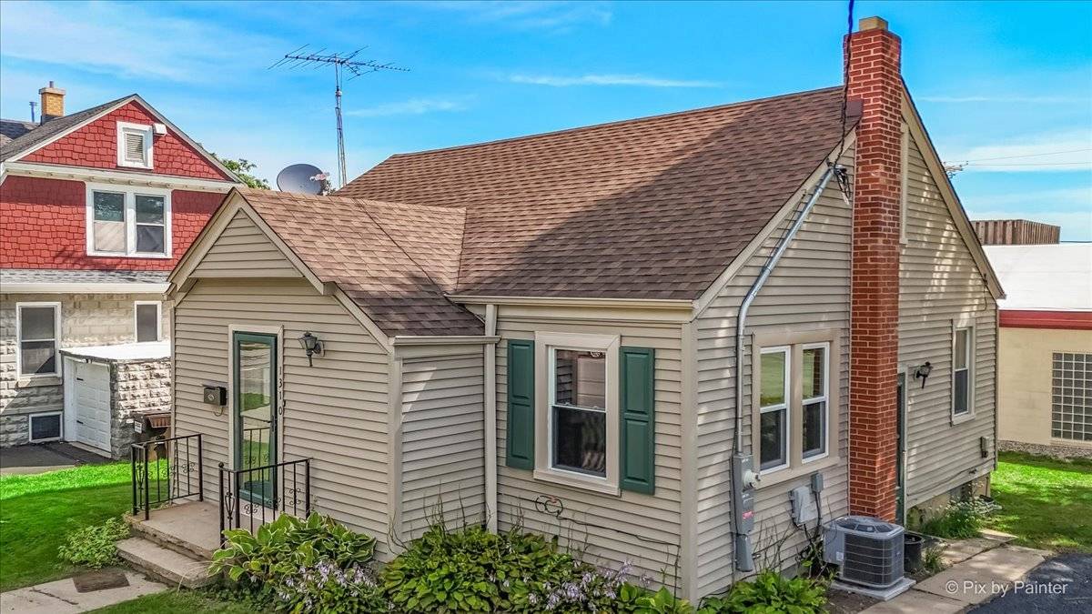 1310 Park ST, Mchenry, IL 60050