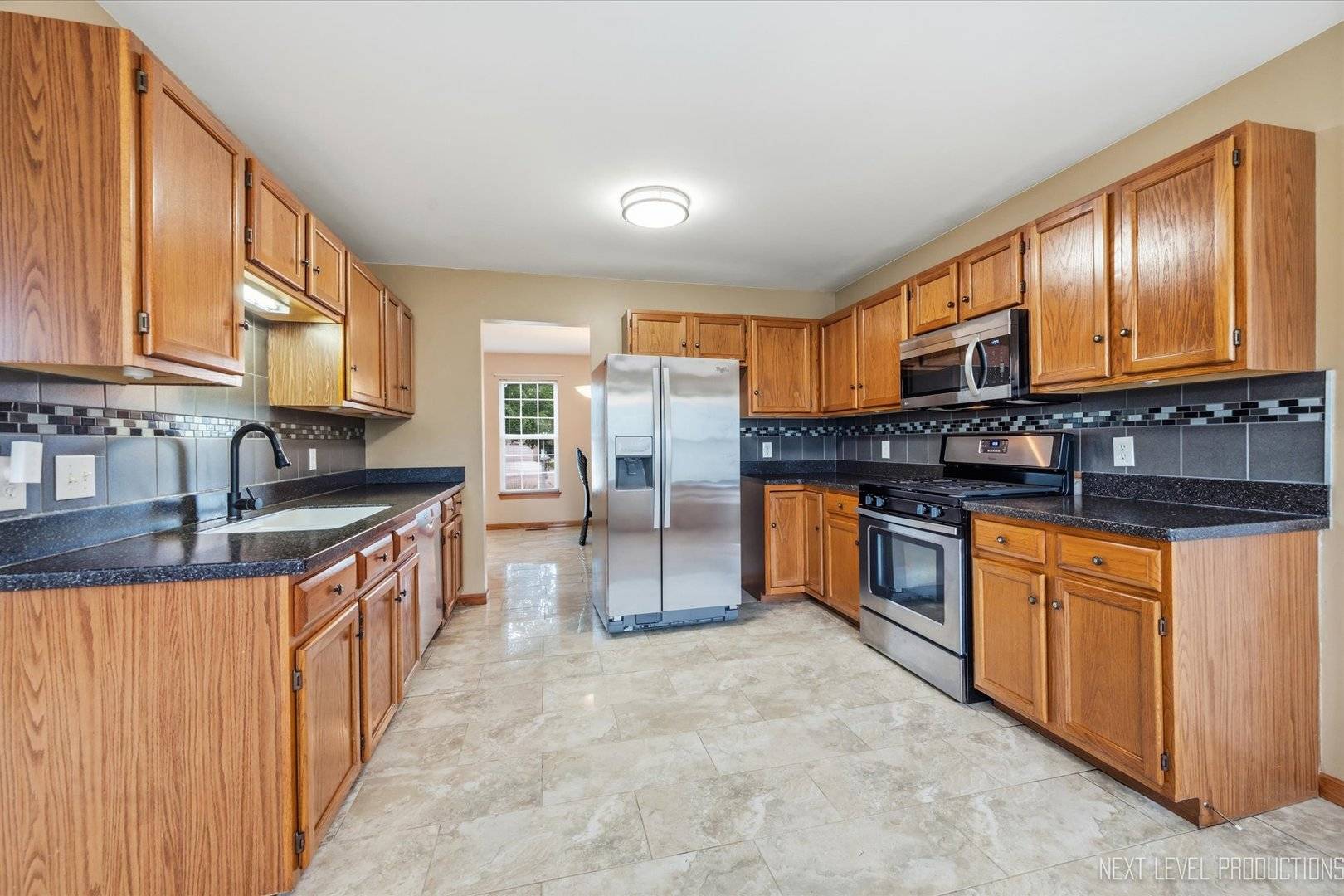 2513 Briarwood CT, Aurora, IL 60506