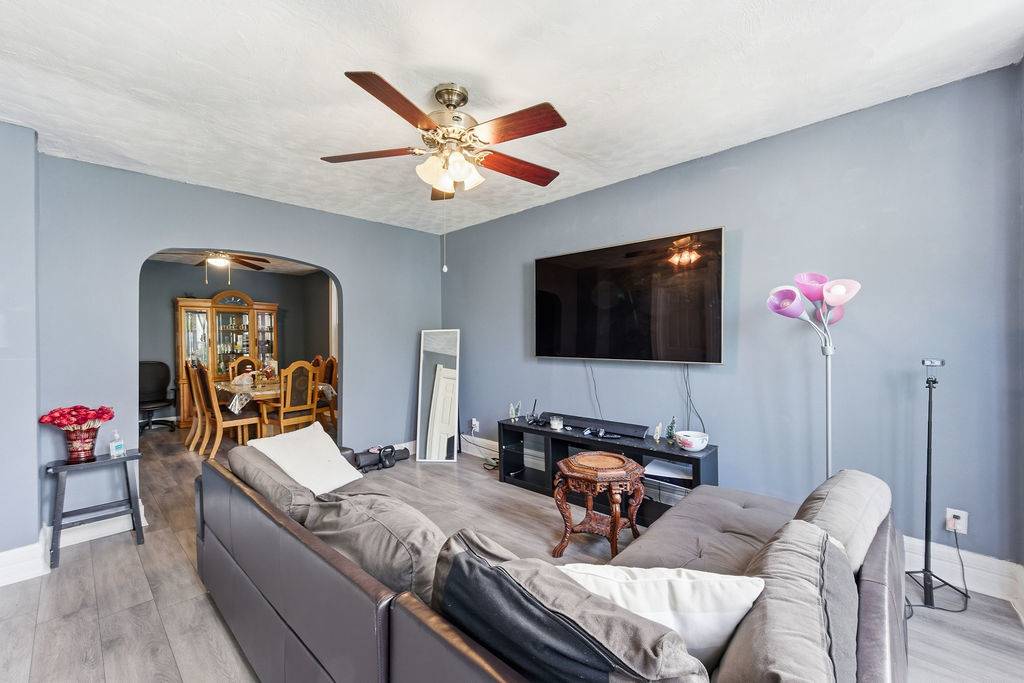 6433 S Aberdeen ST, Chicago, IL 60621