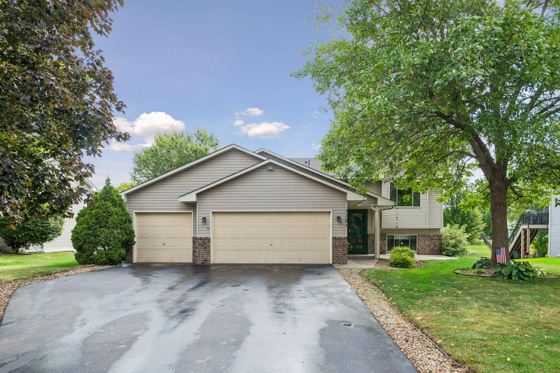 1121 Scott ST S, Shakopee, MN 55379