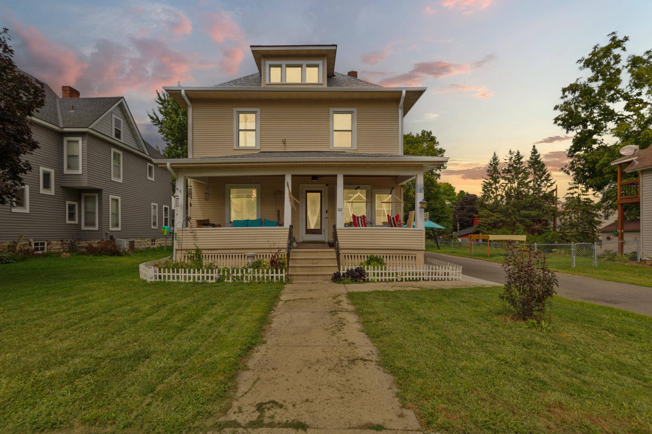 422 1st ST NW, Faribault, MN 55021