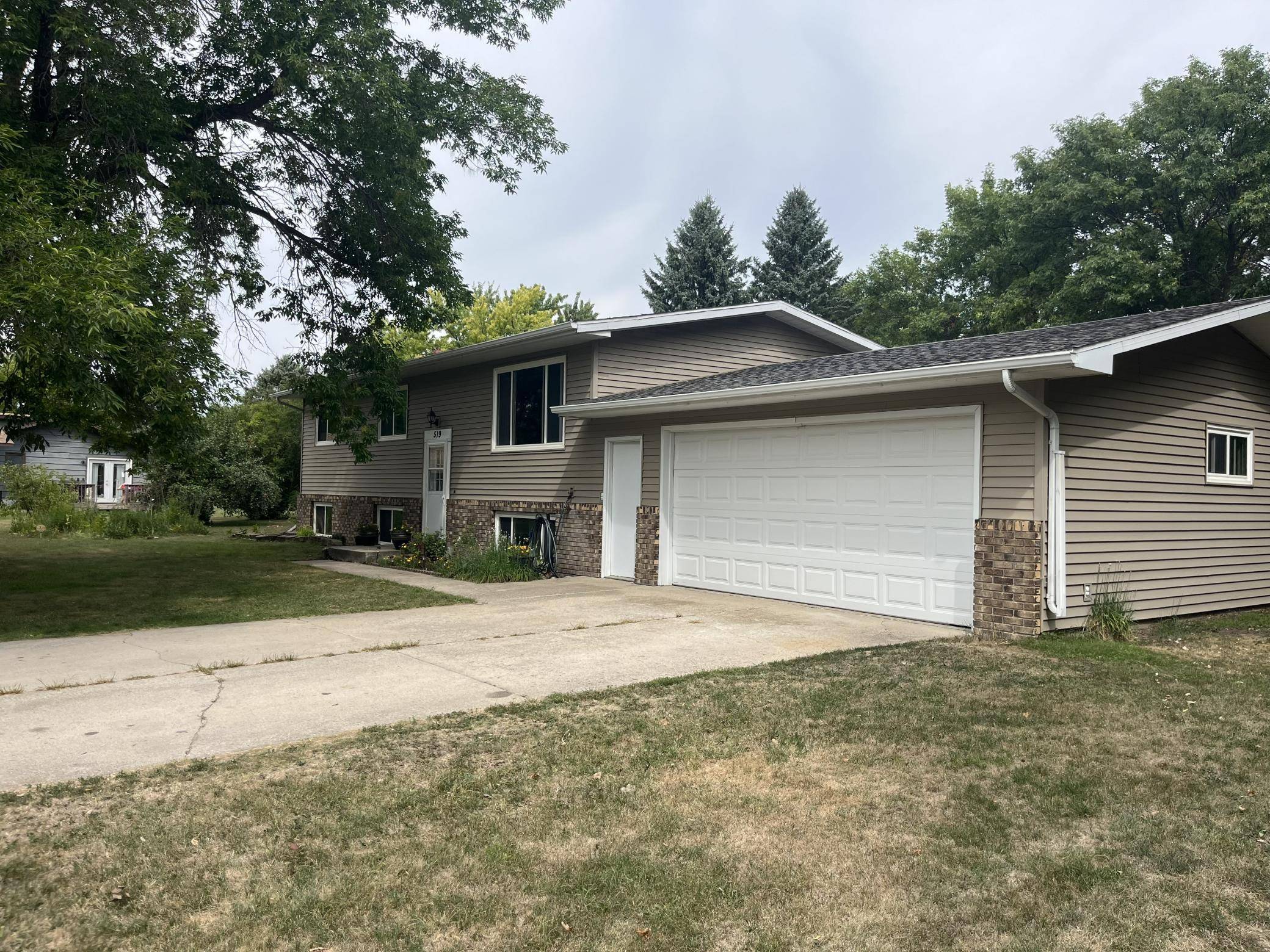 519 1st AVE SE, Rothsay, MN 56579