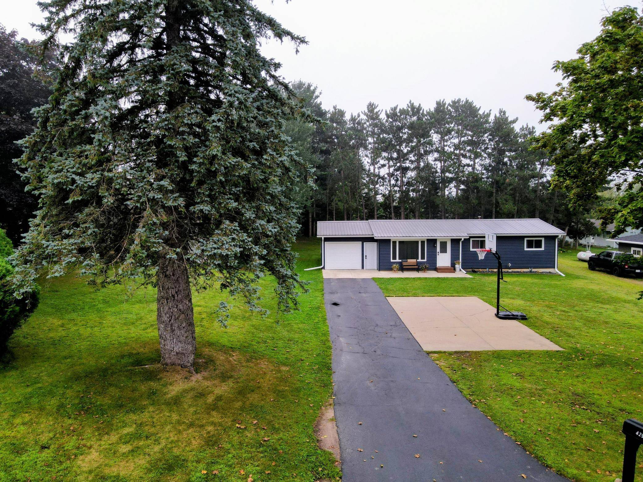 429 Auth ST, Durand, WI 54736