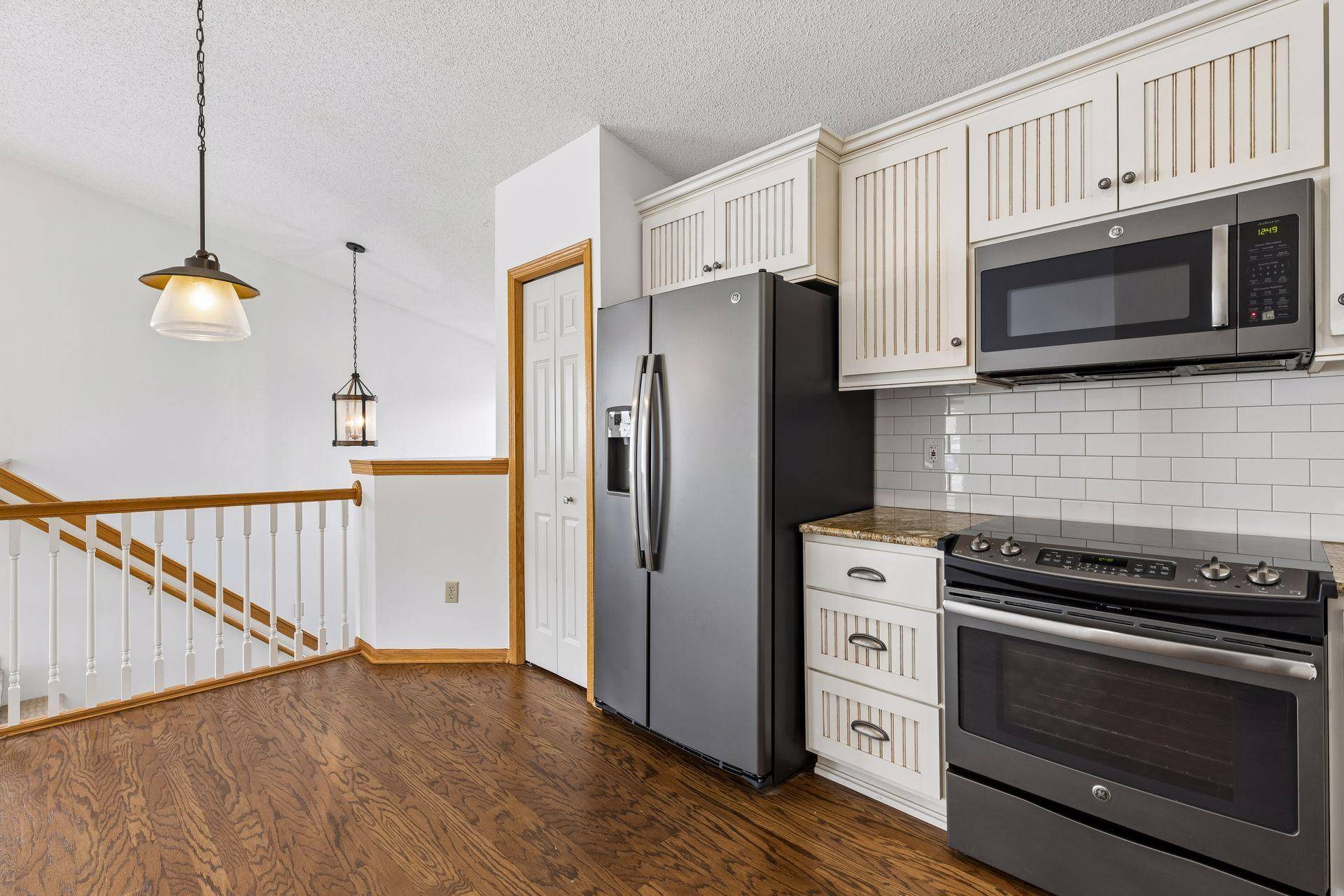 9765 Zinnia LN N, Maple Grove, MN 55369