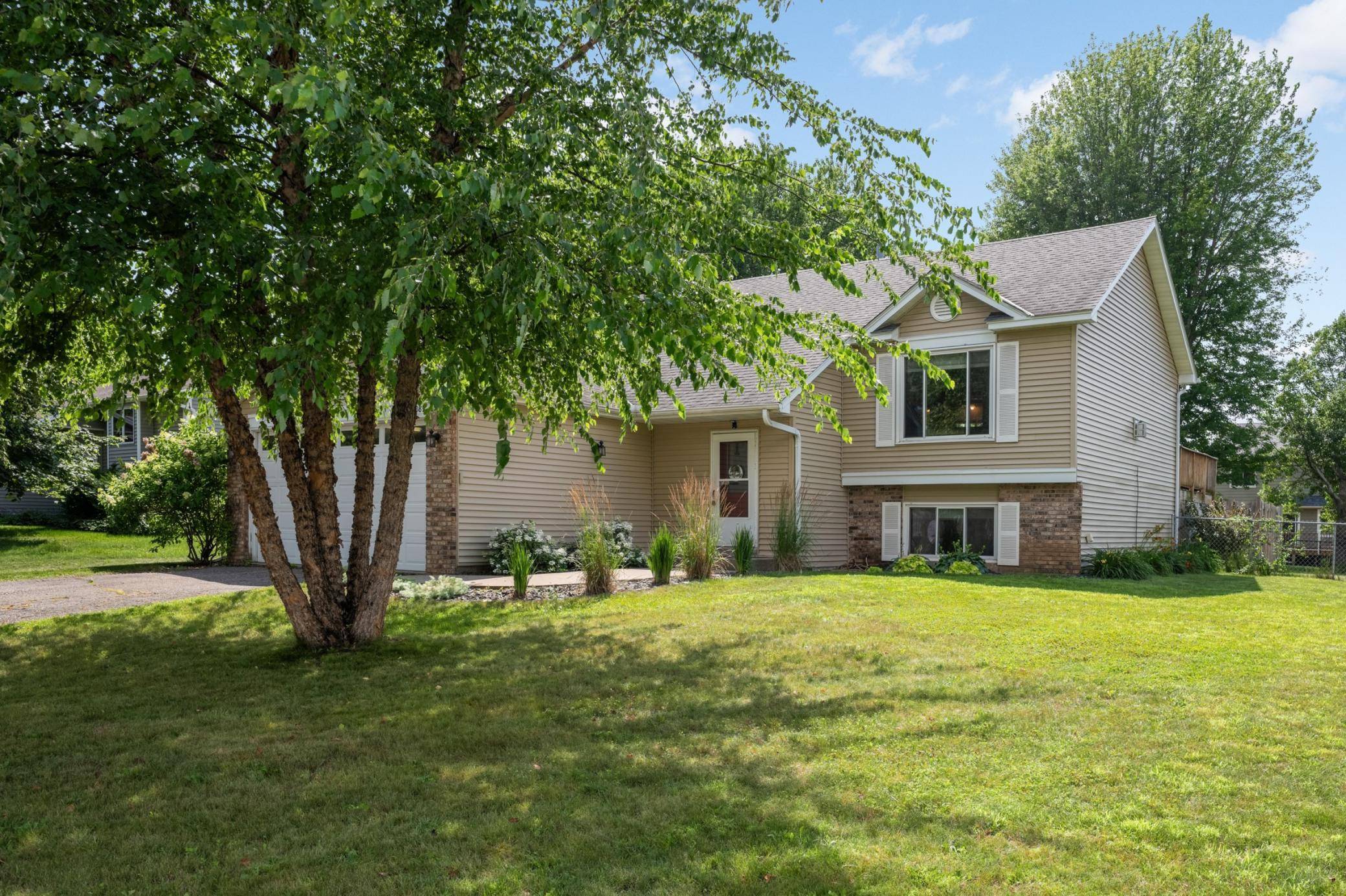 4089 Pennsylvania AVE, Eagan, MN 55123