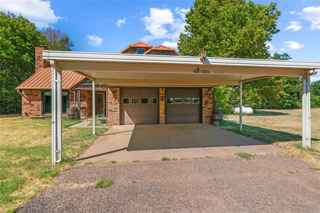1521 E Forster LN, Mustang, OK 73064