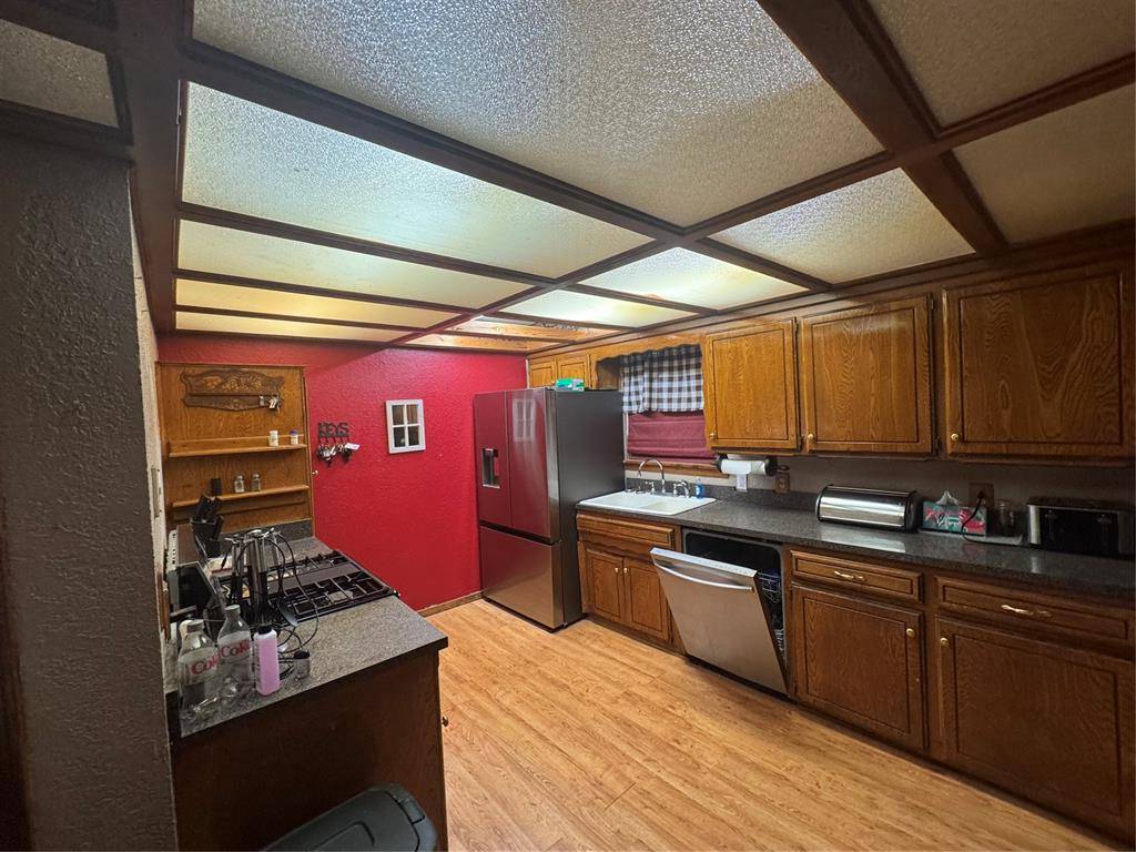 420 W 8th ST, Cordell, OK 73632