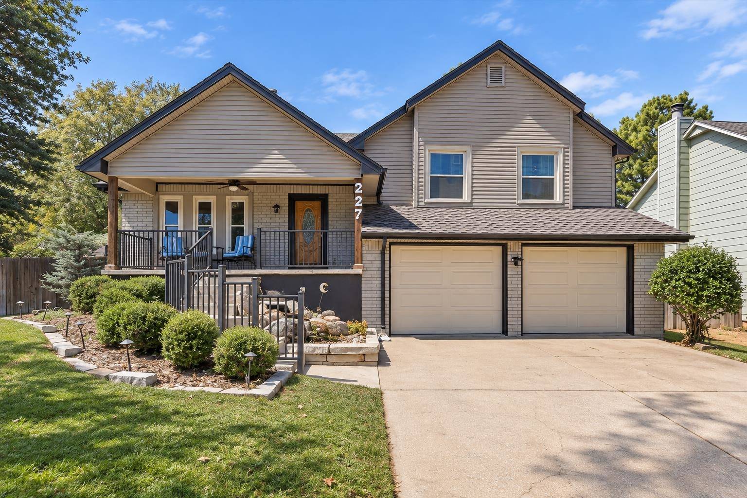 227 S Parkdale St, Wichita, KS 67209