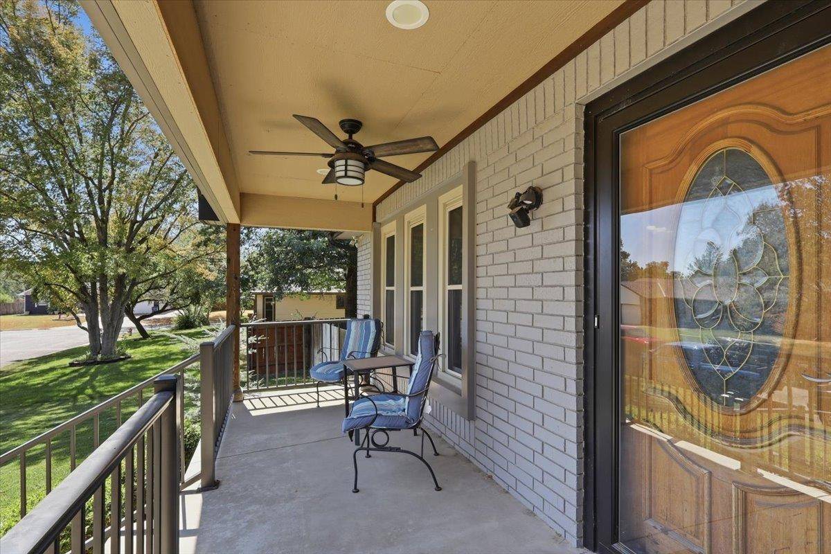 227 S Parkdale St, Wichita, KS 67209
