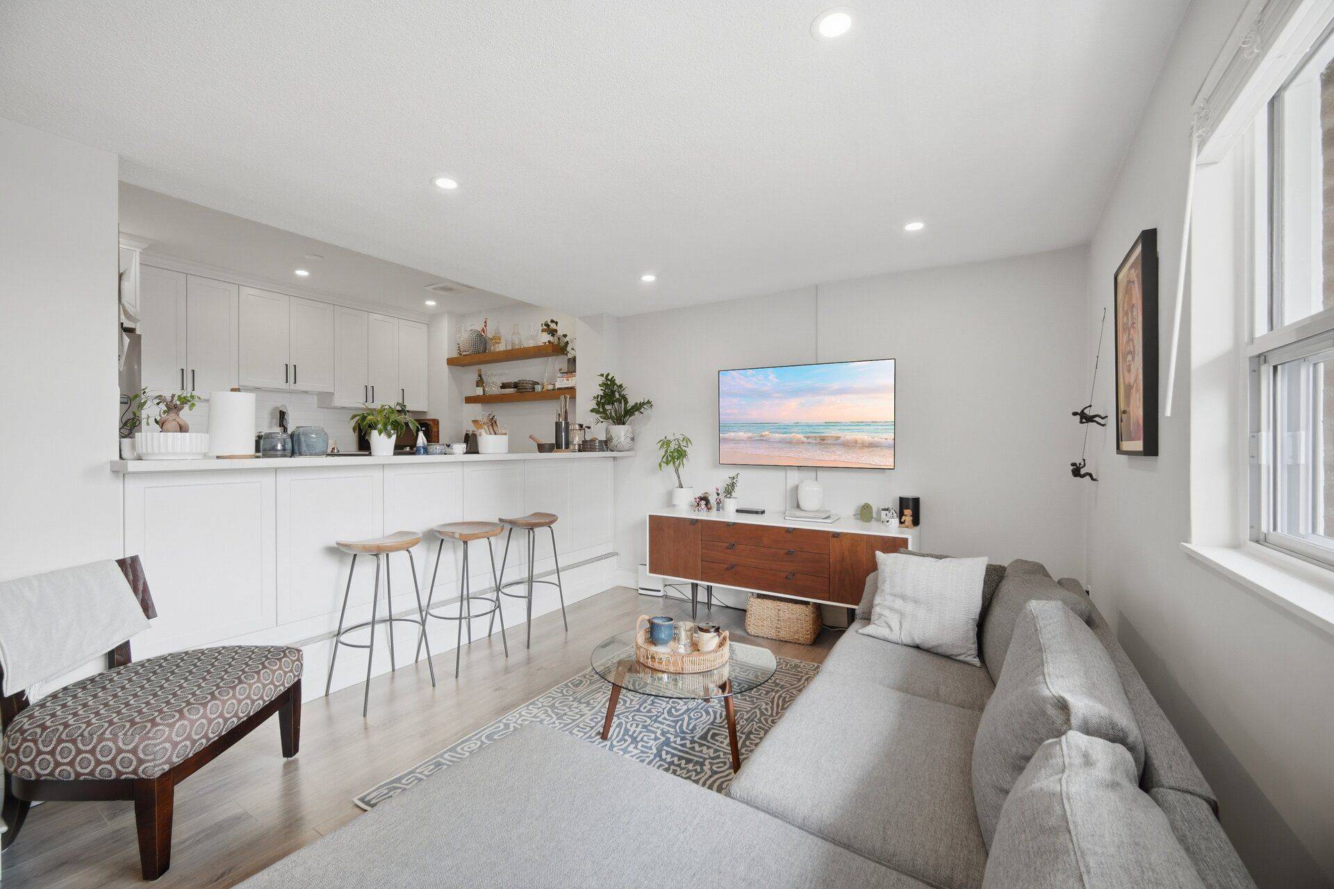 15 Elizabeth ST N #801, Mississauga, ON L5G 2Z3