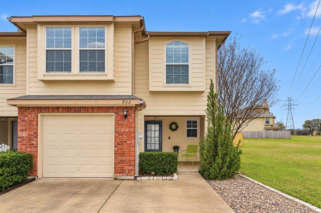 3933 Fernando Drive, Fort Worth, TX 76040