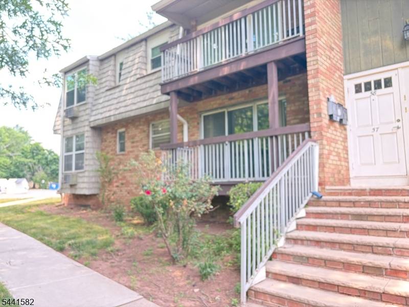 28 Deanna Dr   Apt 57 #57, Hillsborough Twp., NJ 08844