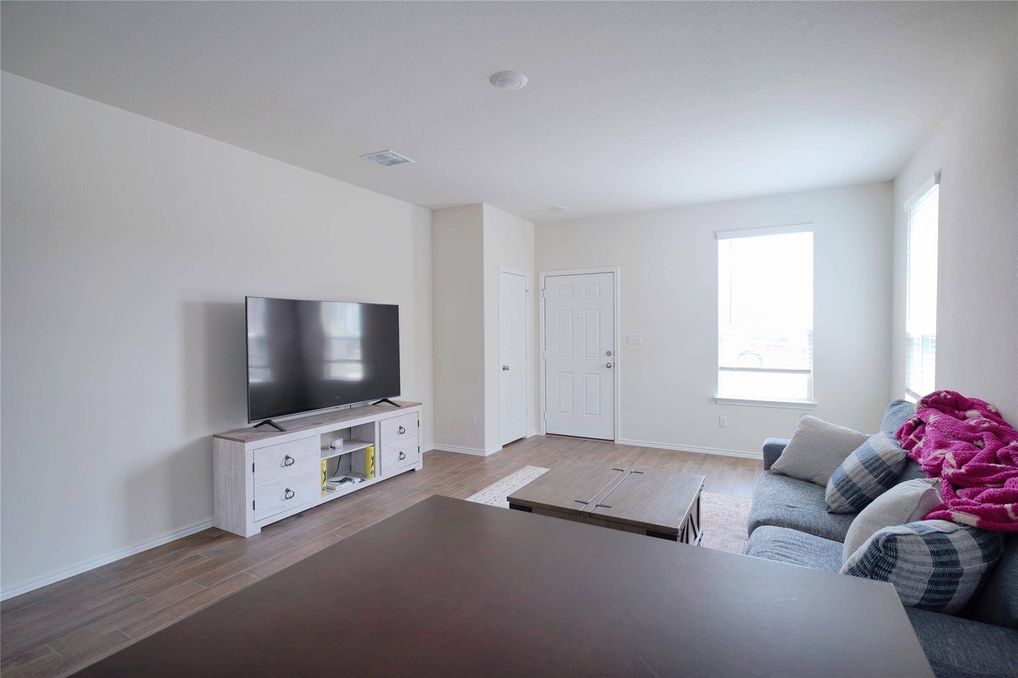 545 Tree Nut LOOP, Buda, TX 78610