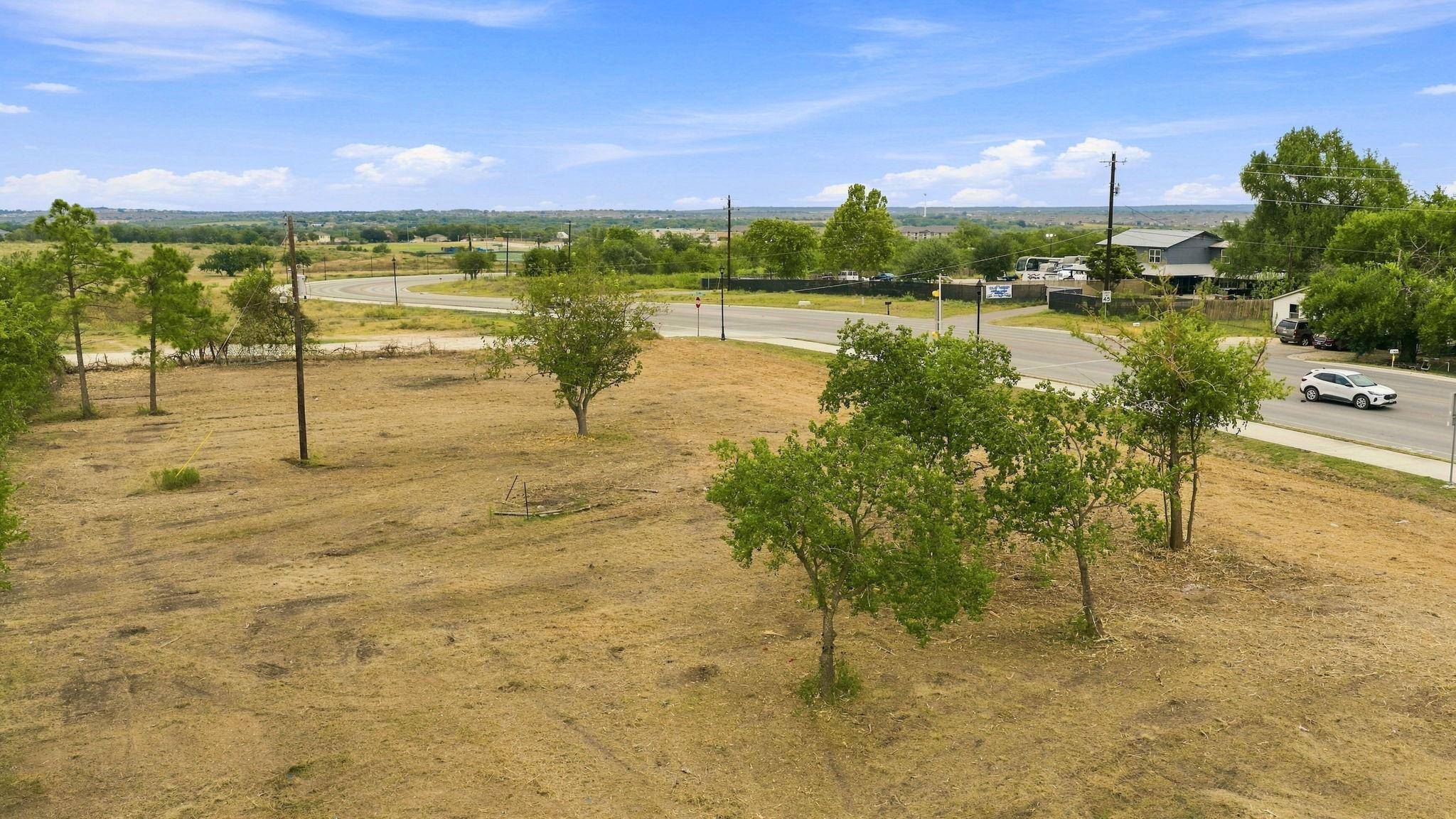 101 Sunflower CIR, Kyle, TX 78640