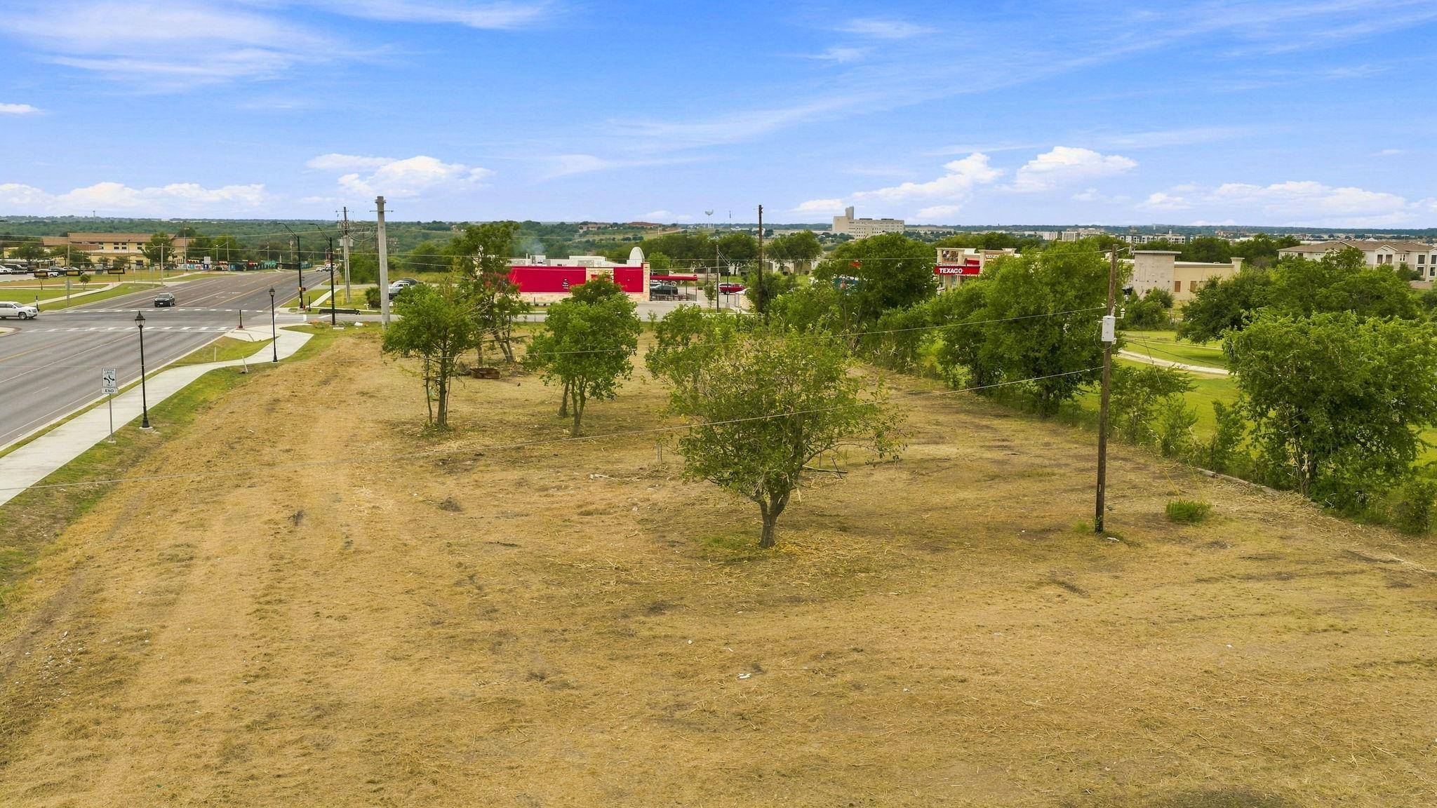 101 Sunflower CIR, Kyle, TX 78640