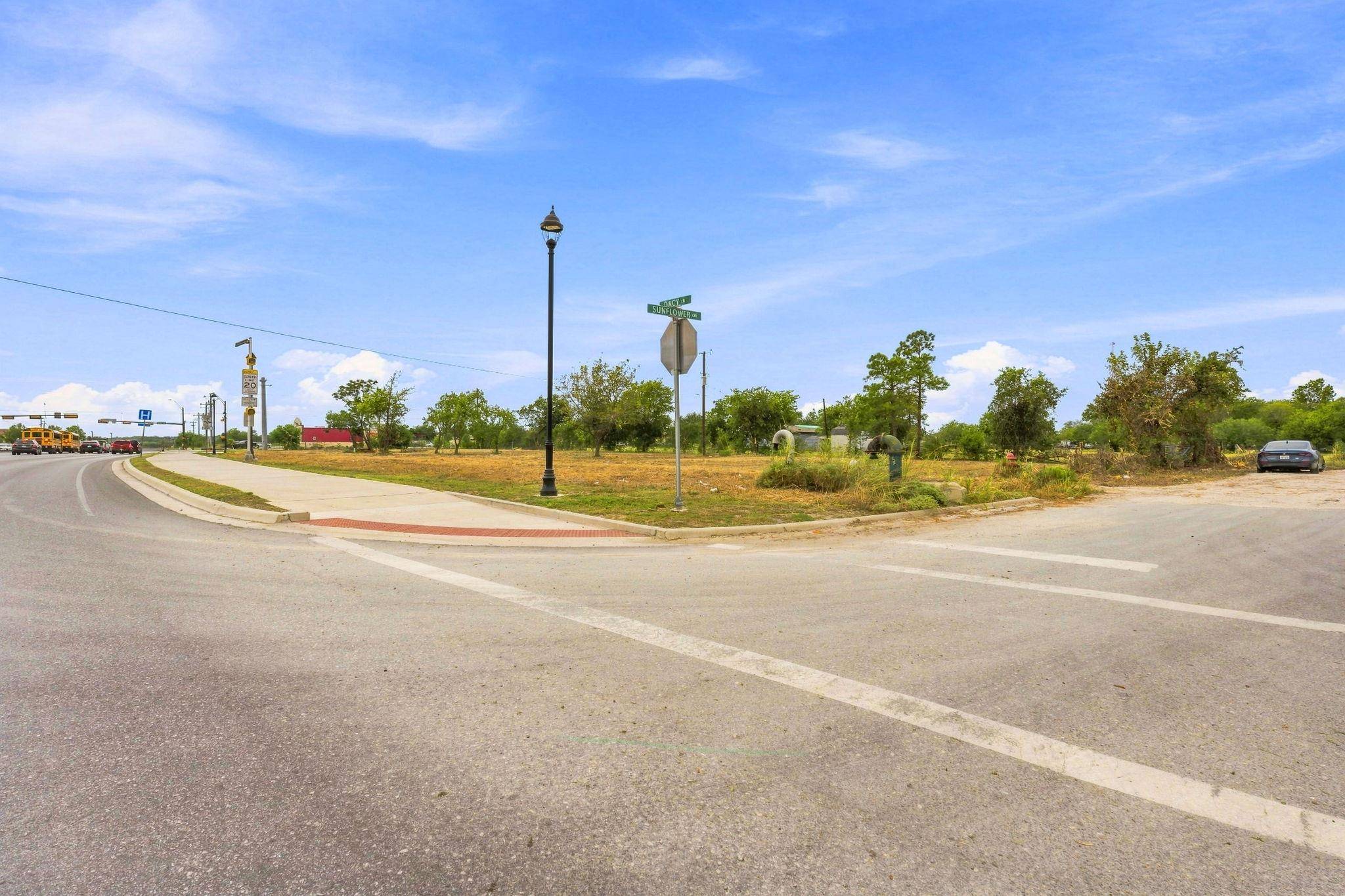 101 Sunflower CIR, Kyle, TX 78640