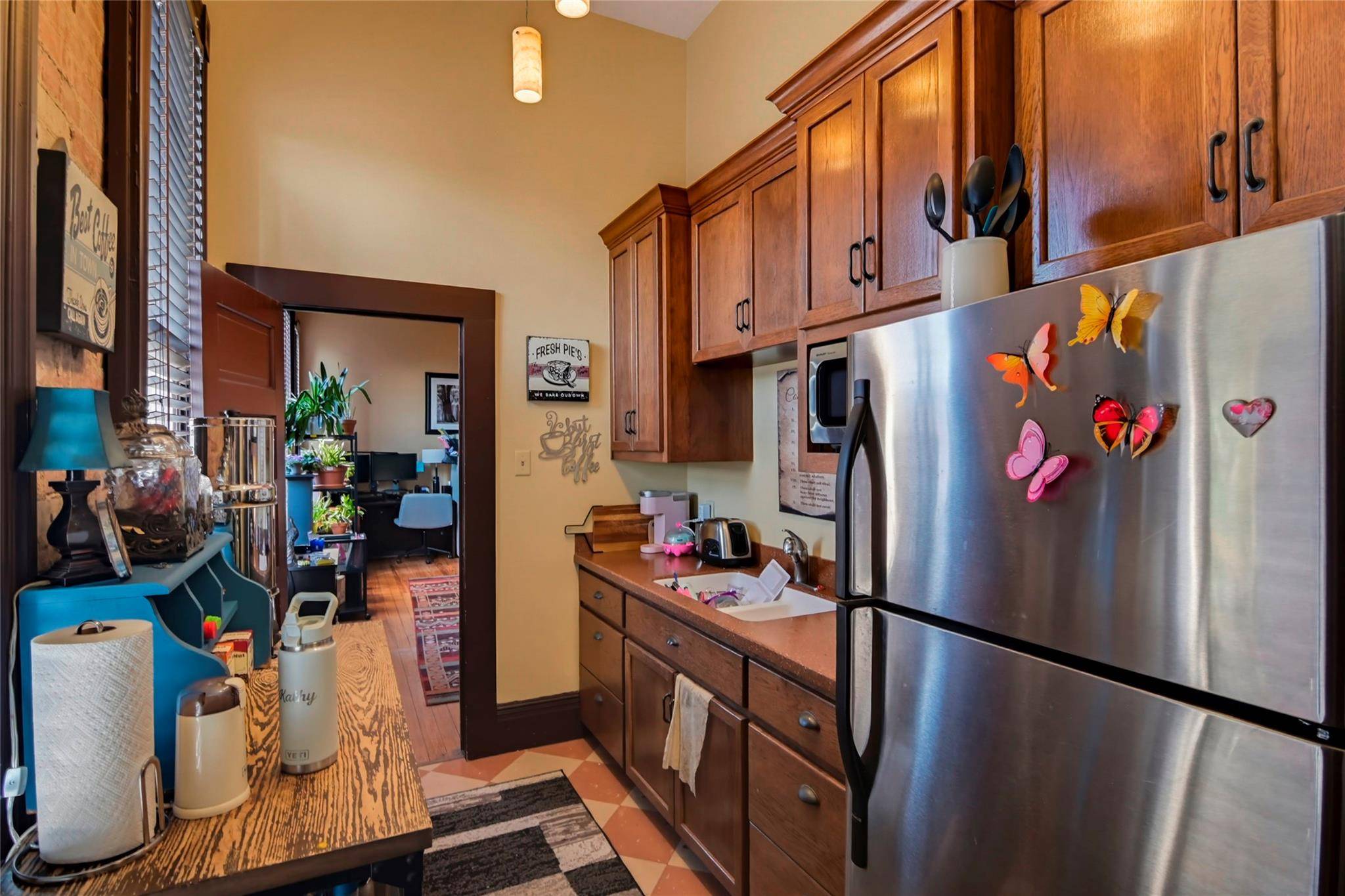 111 E Gonzales ST, Seguin, TX 78155