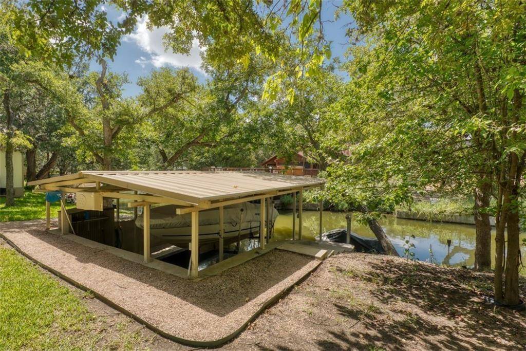 1943 Glencove DR, Kingsland, TX 78639