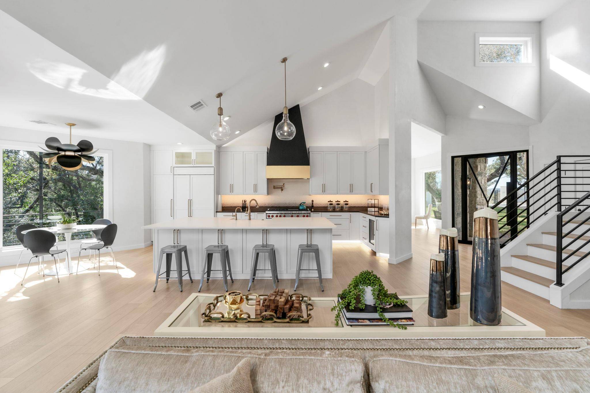 701 Furlong DR, Austin, TX 78746