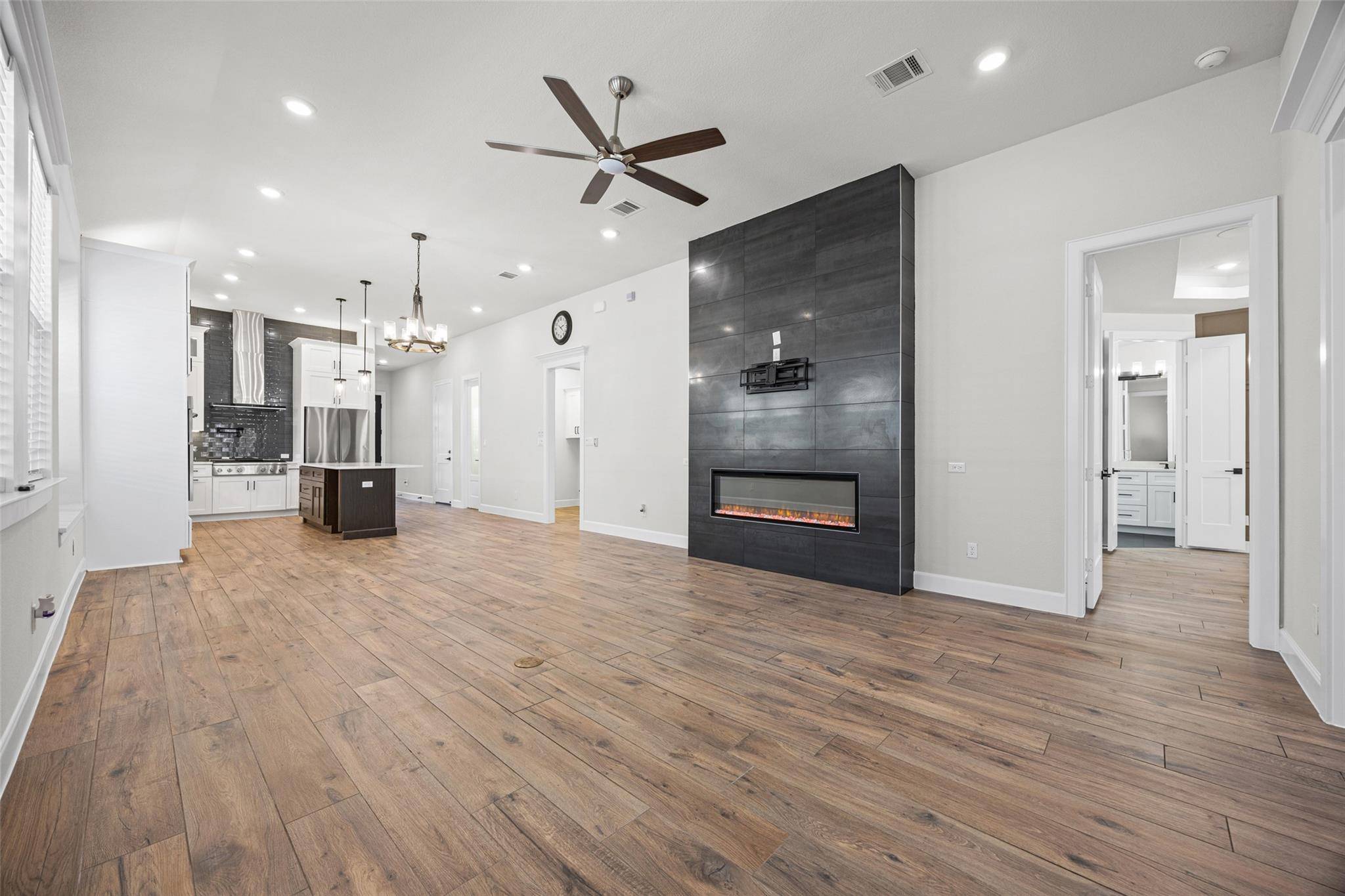 140 Caterpillar LN, Georgetown, TX 78628