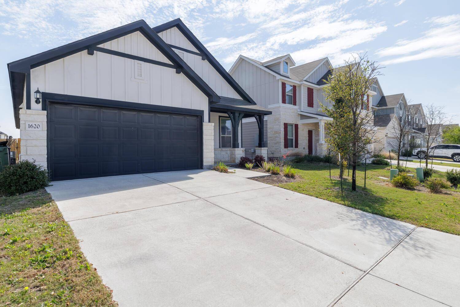 1620 Holly Lake DR, Leander, TX 78641