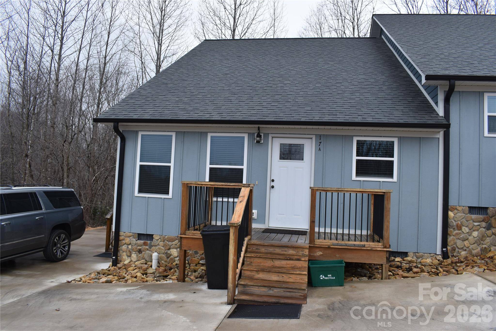 17 Meredith LN, Marion, NC 28752