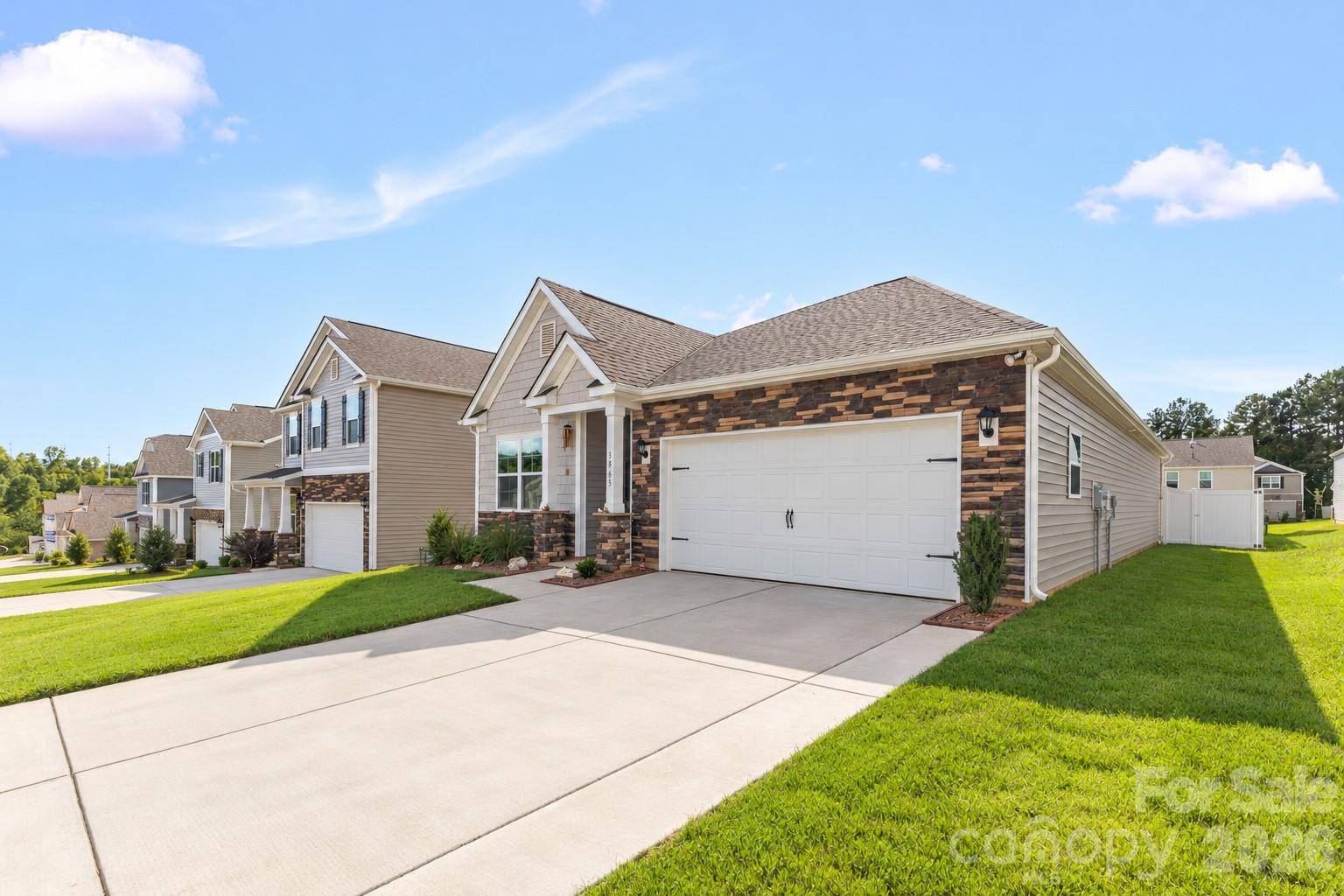 3865 Maxwell Henry LN NW, Conover, NC 28613