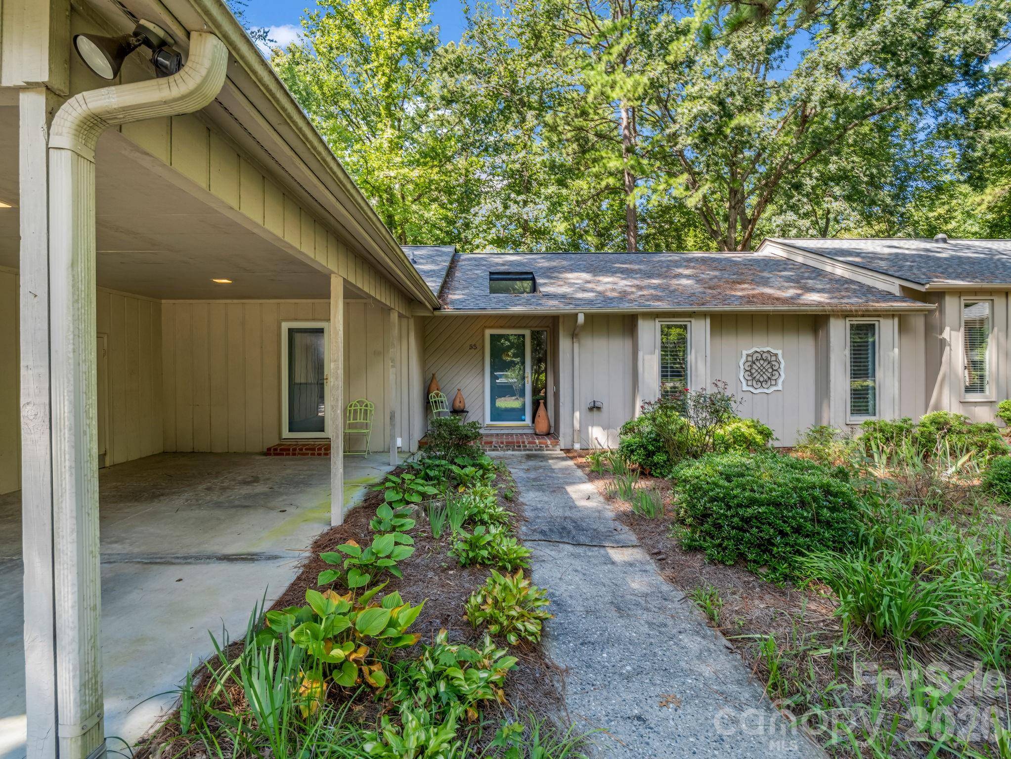 55 Diamond Ridge LN, Columbus, NC 28722