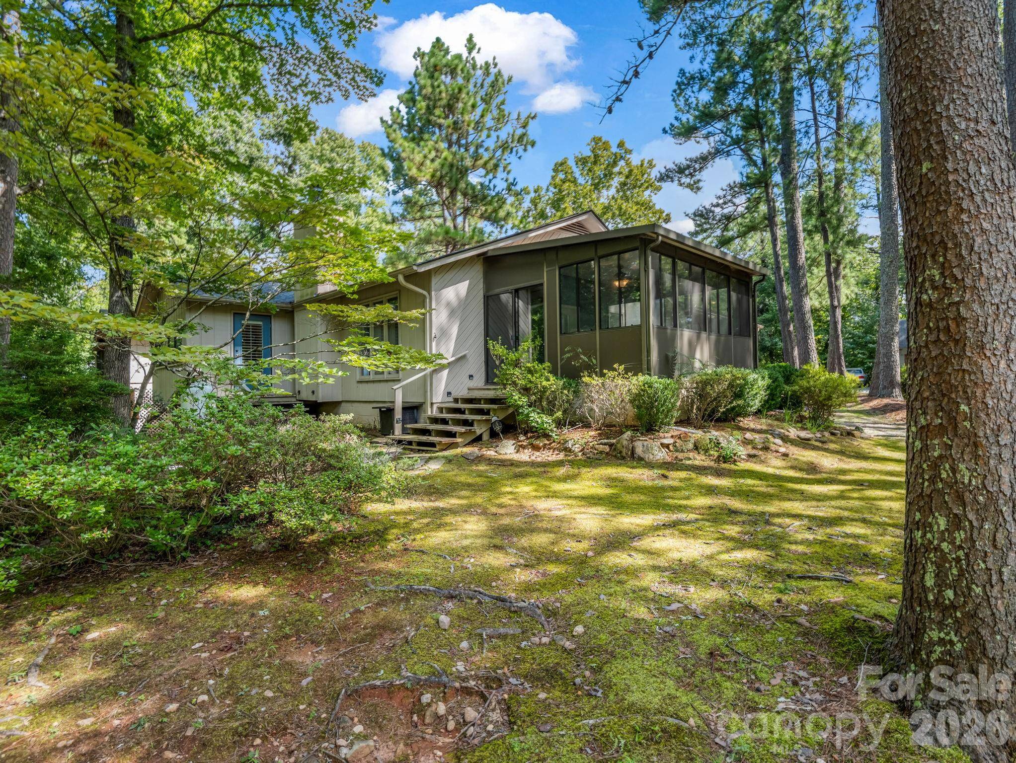 55 Diamond Ridge LN, Columbus, NC 28722