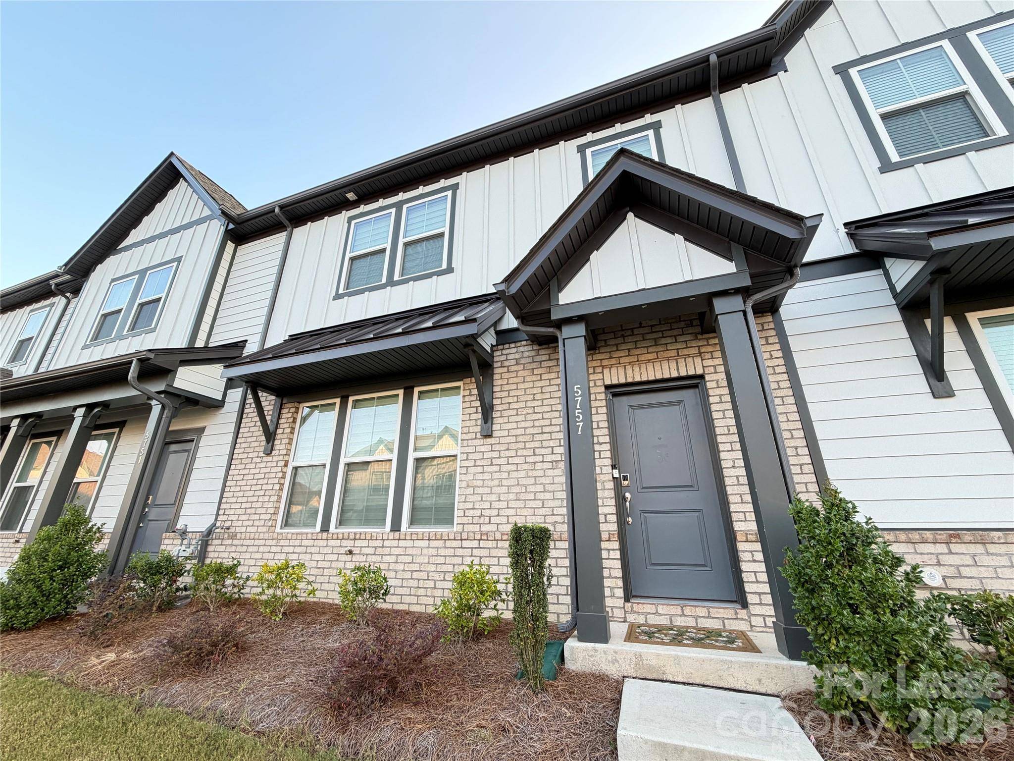5757 Coulee LN, Charlotte, NC 28215