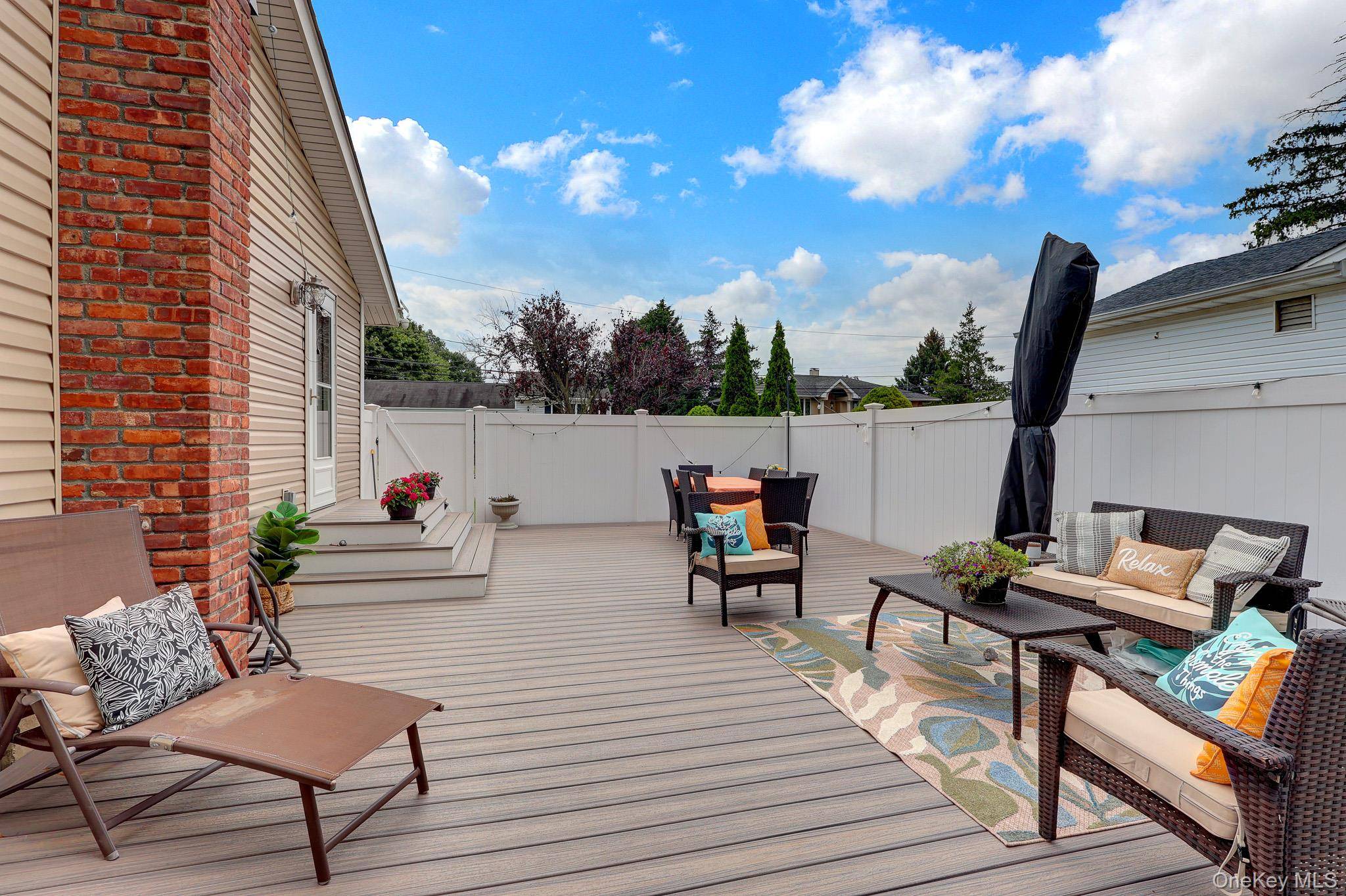 43 Manhattan AVE, West Babylon, NY 11704